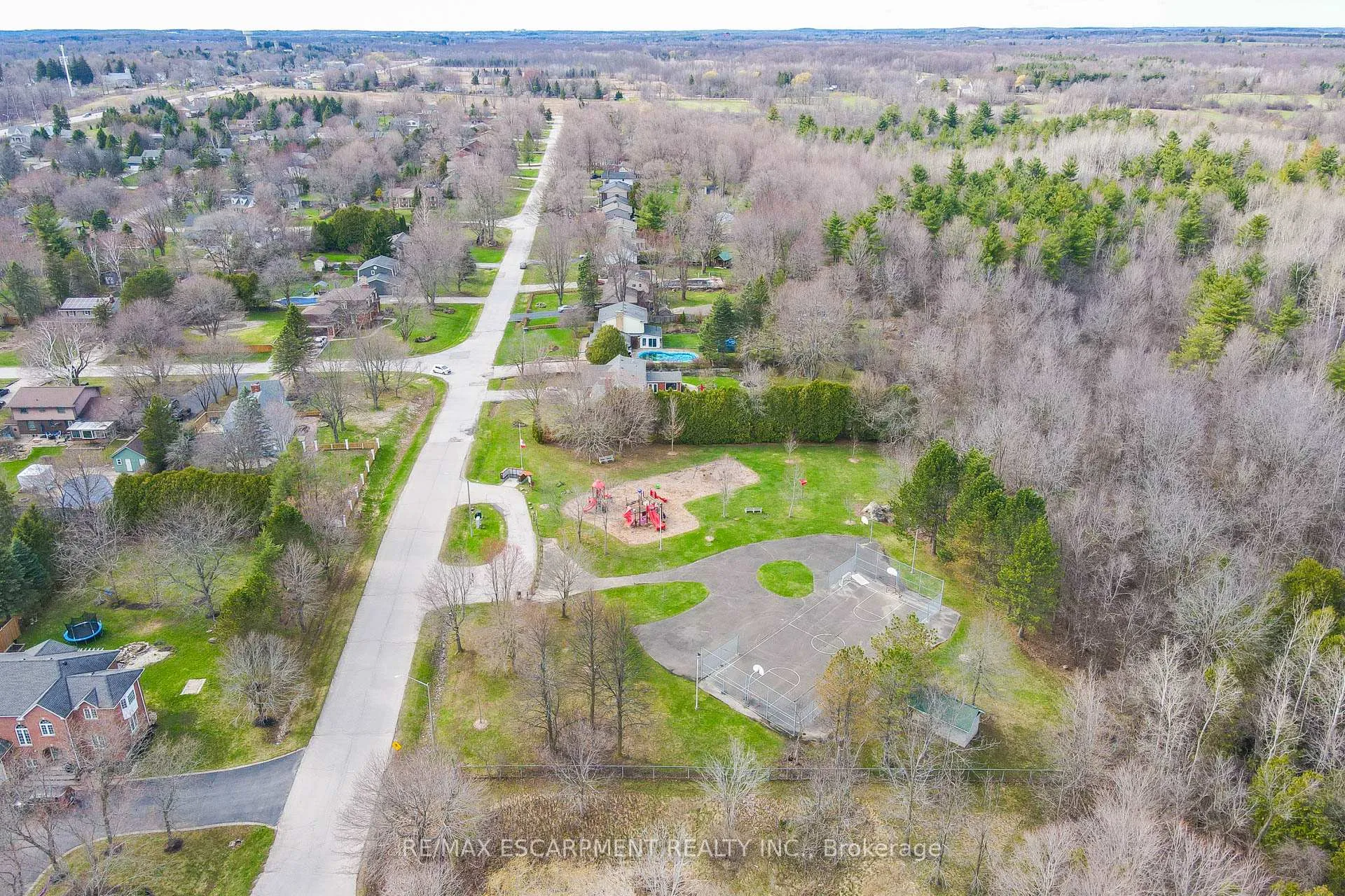 Photo 49 of 8 Wildan Drive, Hamilton, Freelton — HOMEH