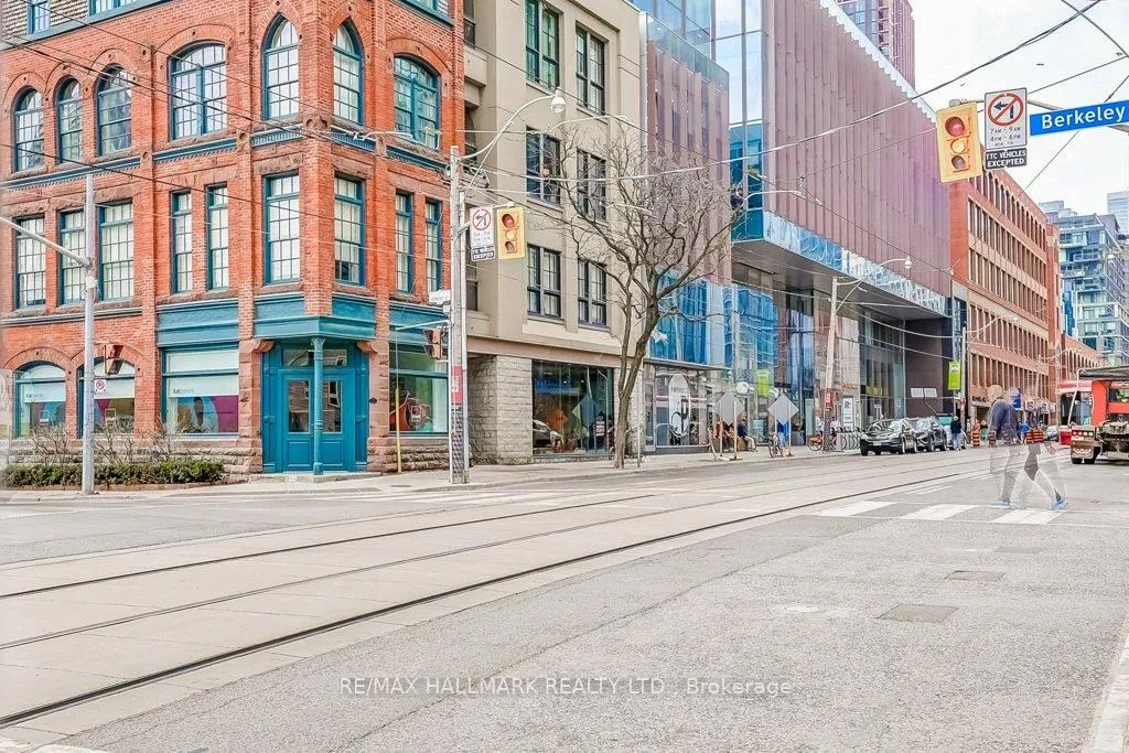 Photo 4 of Unit 907, 318 King Street E, Toronto, Moss Park — HOMEH