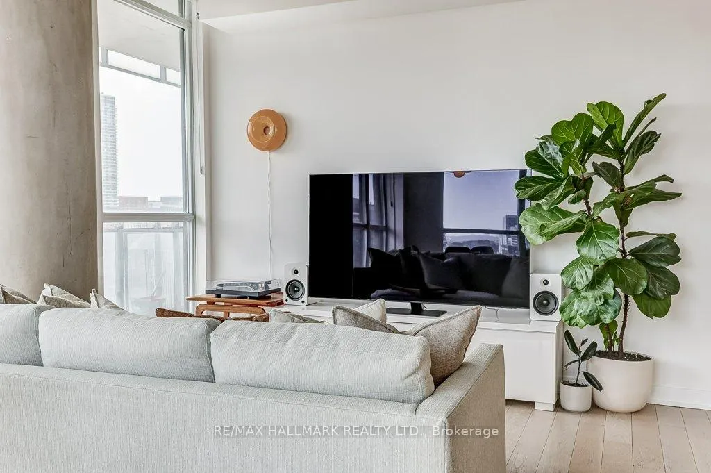 Photo 12 of Unit 907, 318 King Street E, Toronto, Moss Park — HOMEH