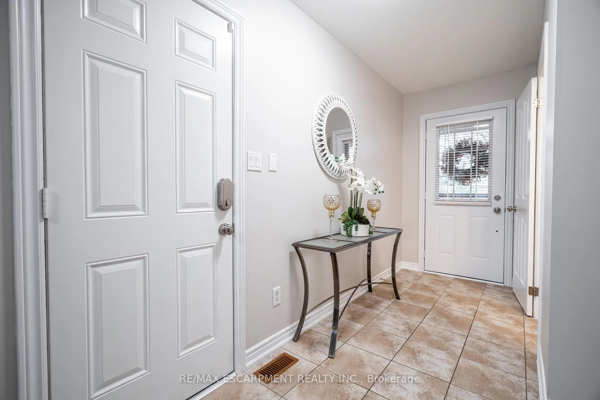 Photo 4 of Unit 41, 222 Fall Fair Way, Hamilton, Binbrook — HOMEH