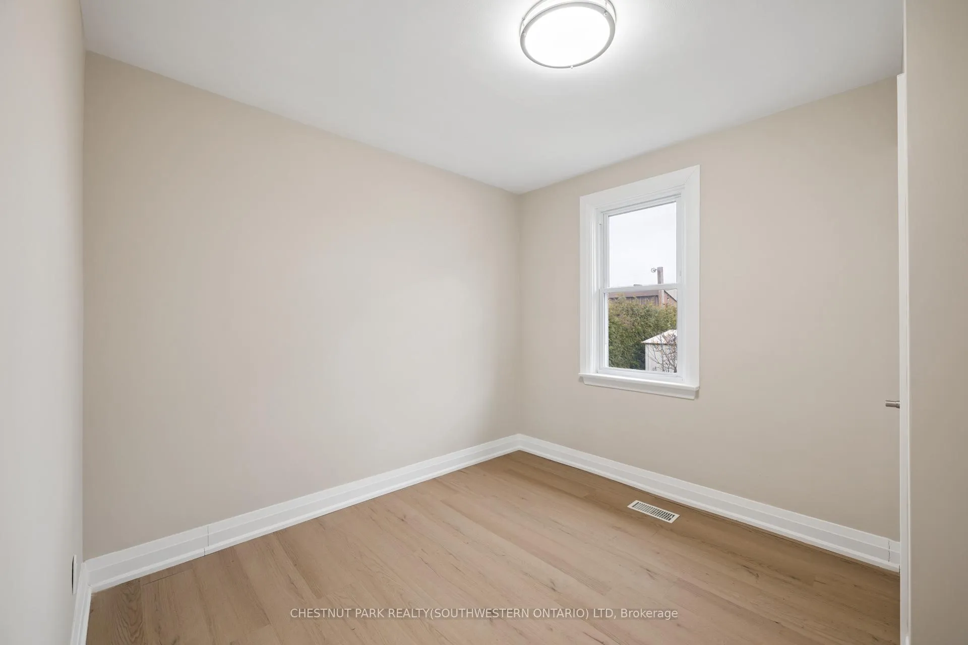 Photo 21 of 492 Ephraim Street, Kitchener — HOMEH