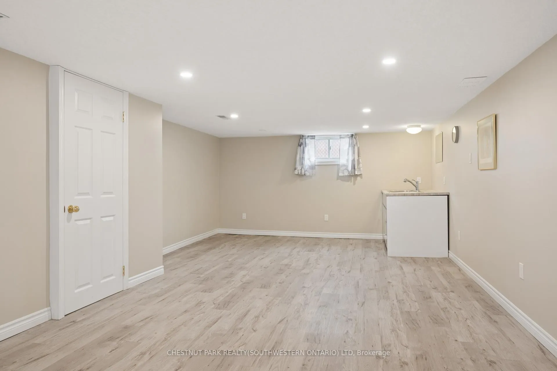 Photo 27 of 492 Ephraim Street, Kitchener — HOMEH