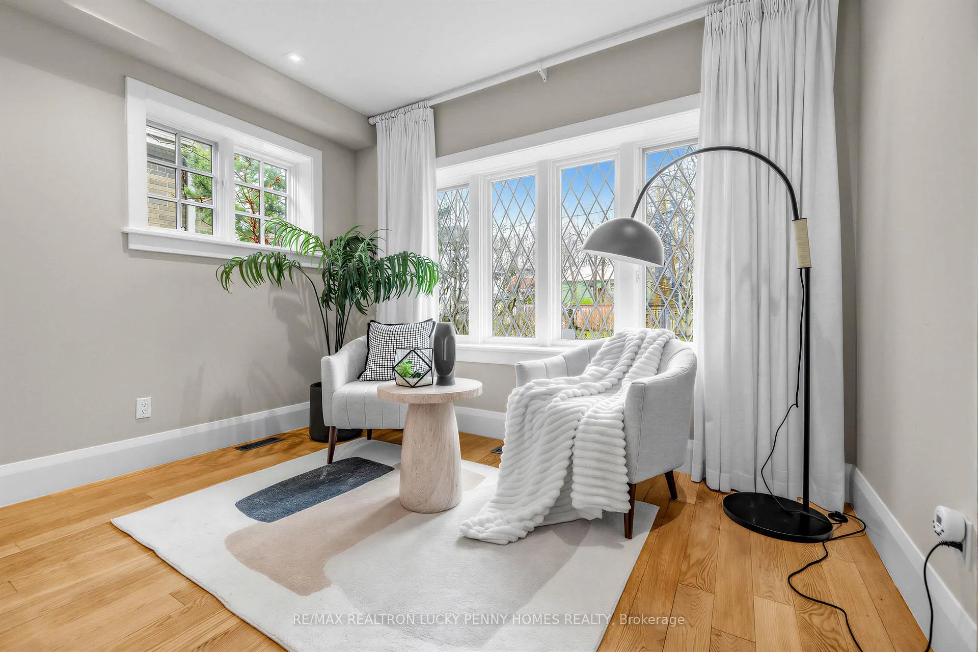 Photo 7 of 25 Cortleigh Boulevard, Toronto, Lawrence Park South — HOMEH