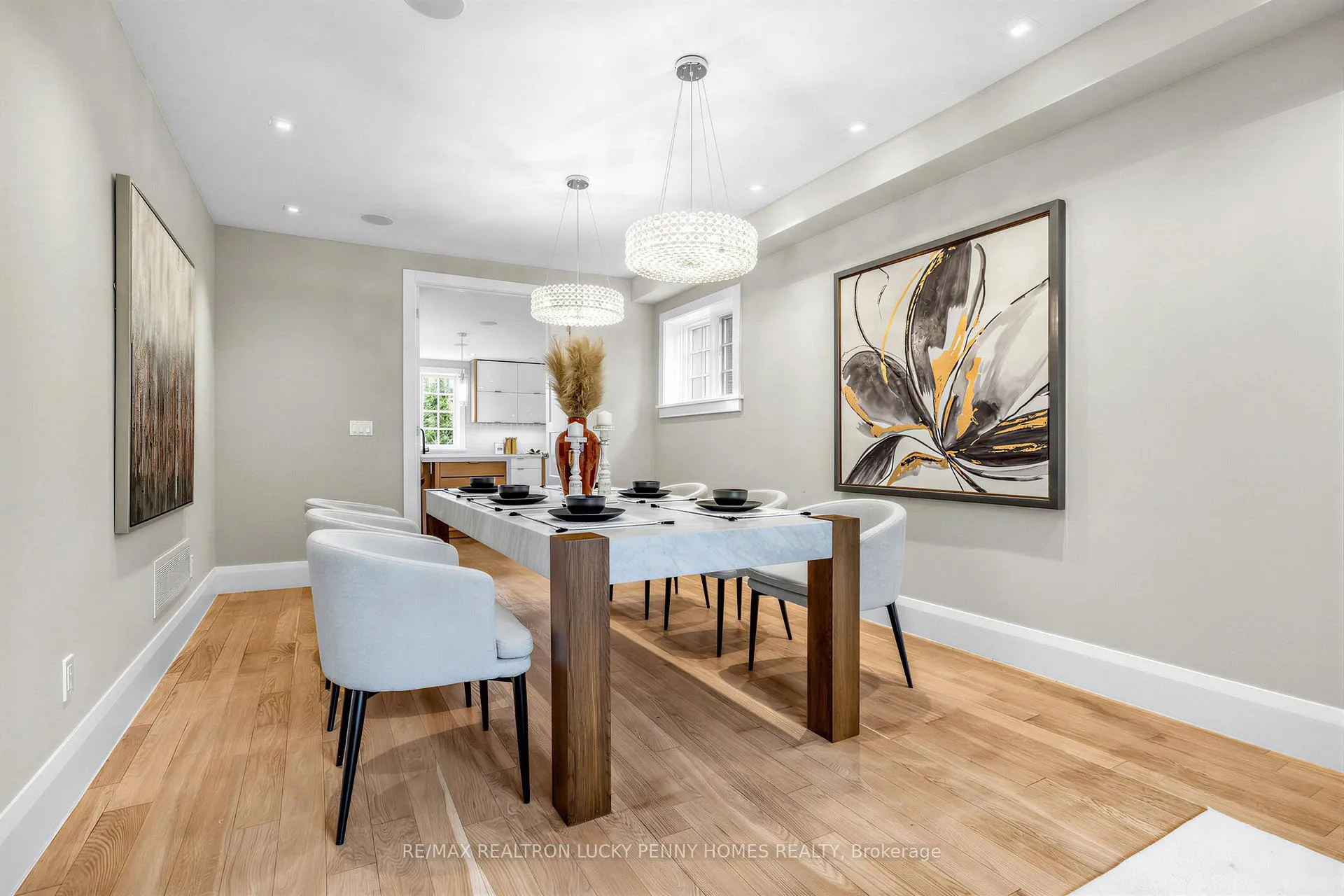 Photo 9 of 25 Cortleigh Boulevard, Toronto, Lawrence Park South — HOMEH