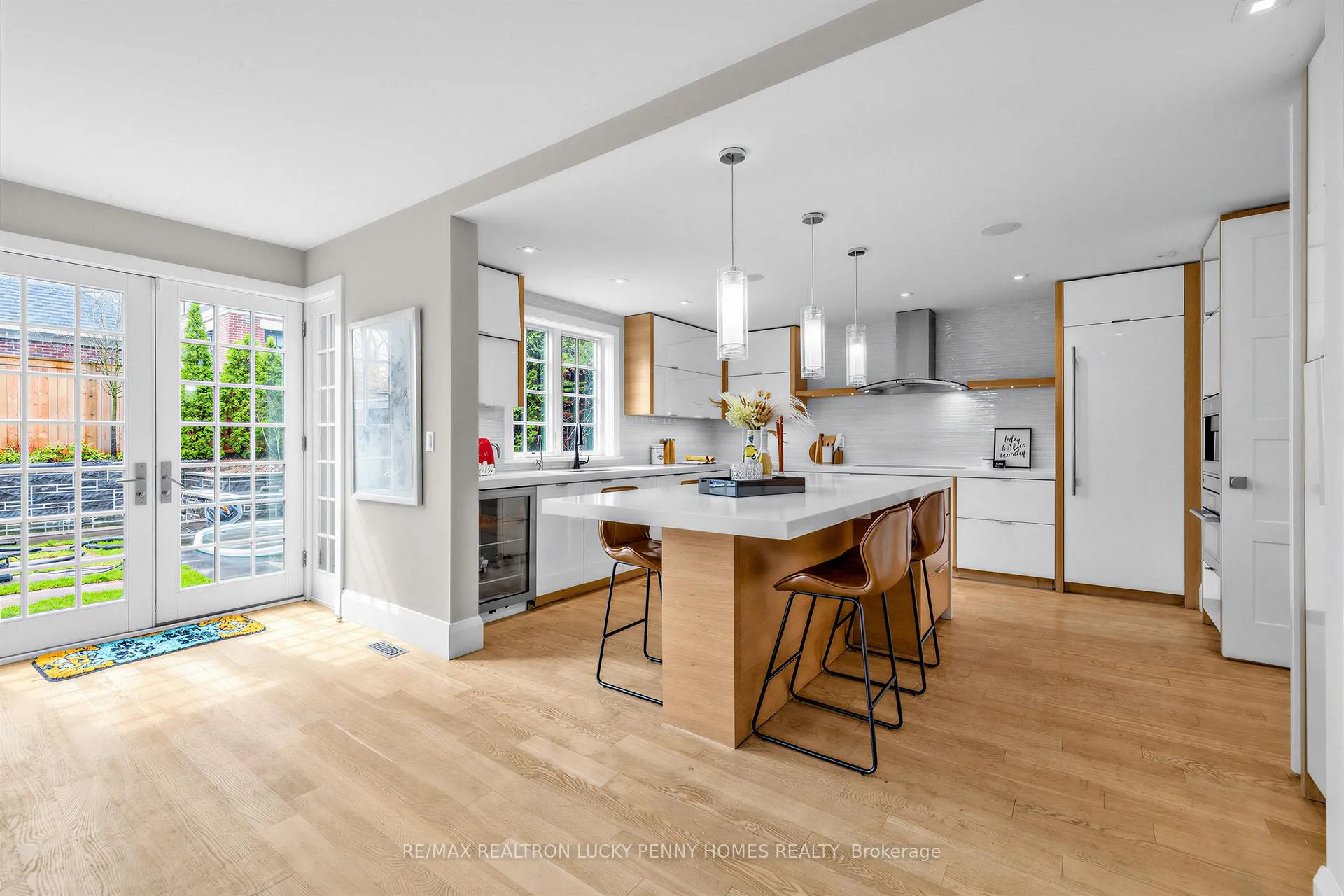Photo 10 of 25 Cortleigh Boulevard, Toronto, Lawrence Park South — HOMEH