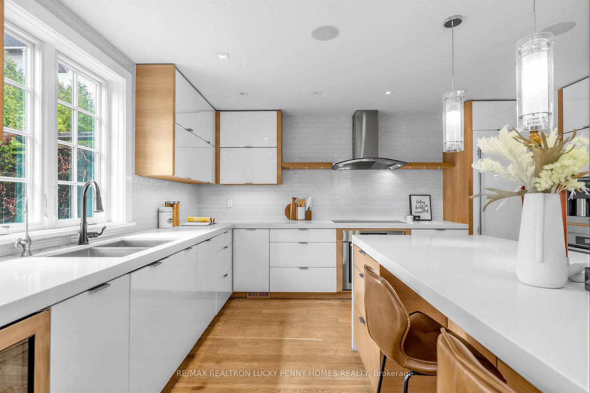 Photo 12 of 25 Cortleigh Boulevard, Toronto, Lawrence Park South — HOMEH