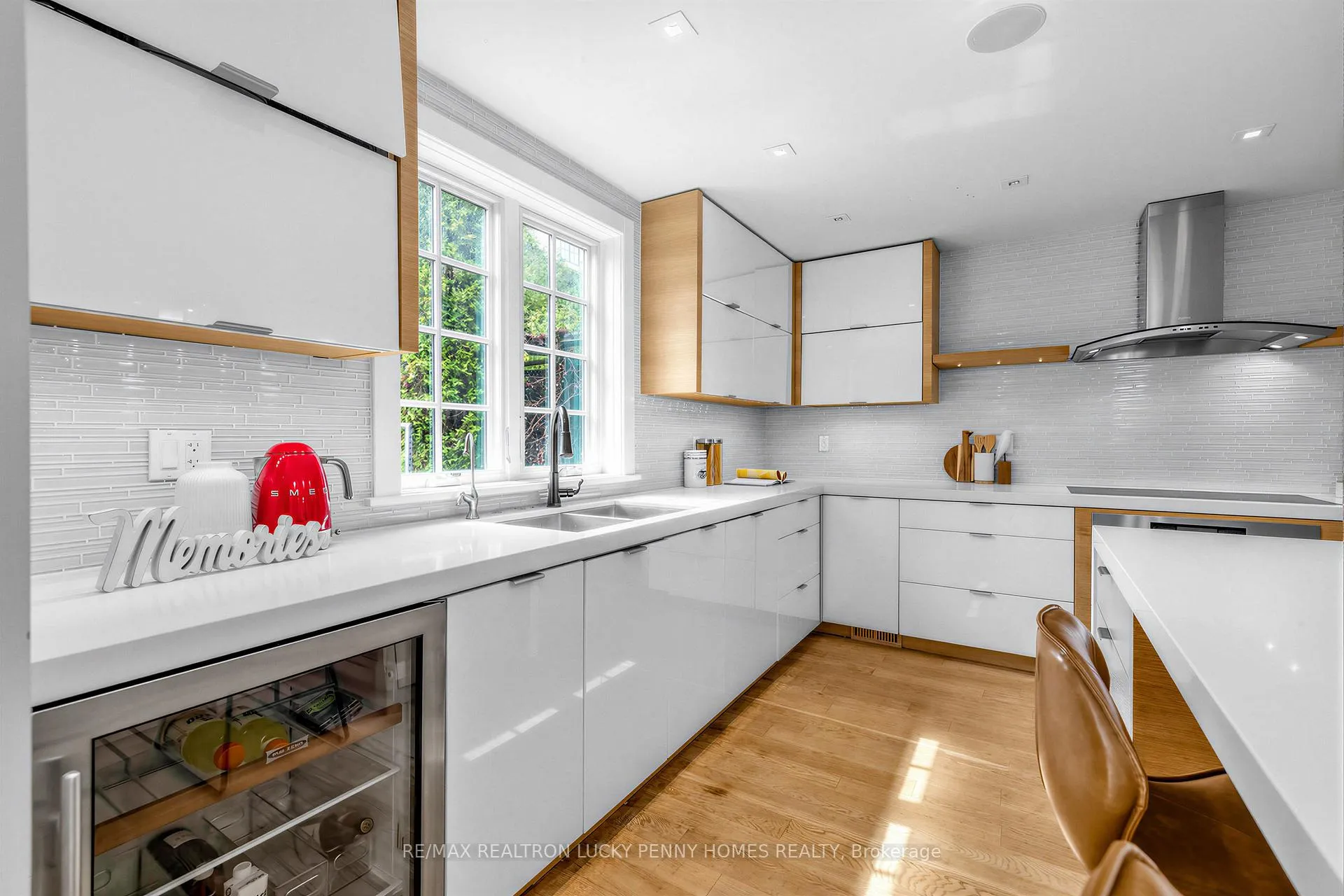 Photo 13 of 25 Cortleigh Boulevard, Toronto, Lawrence Park South — HOMEH