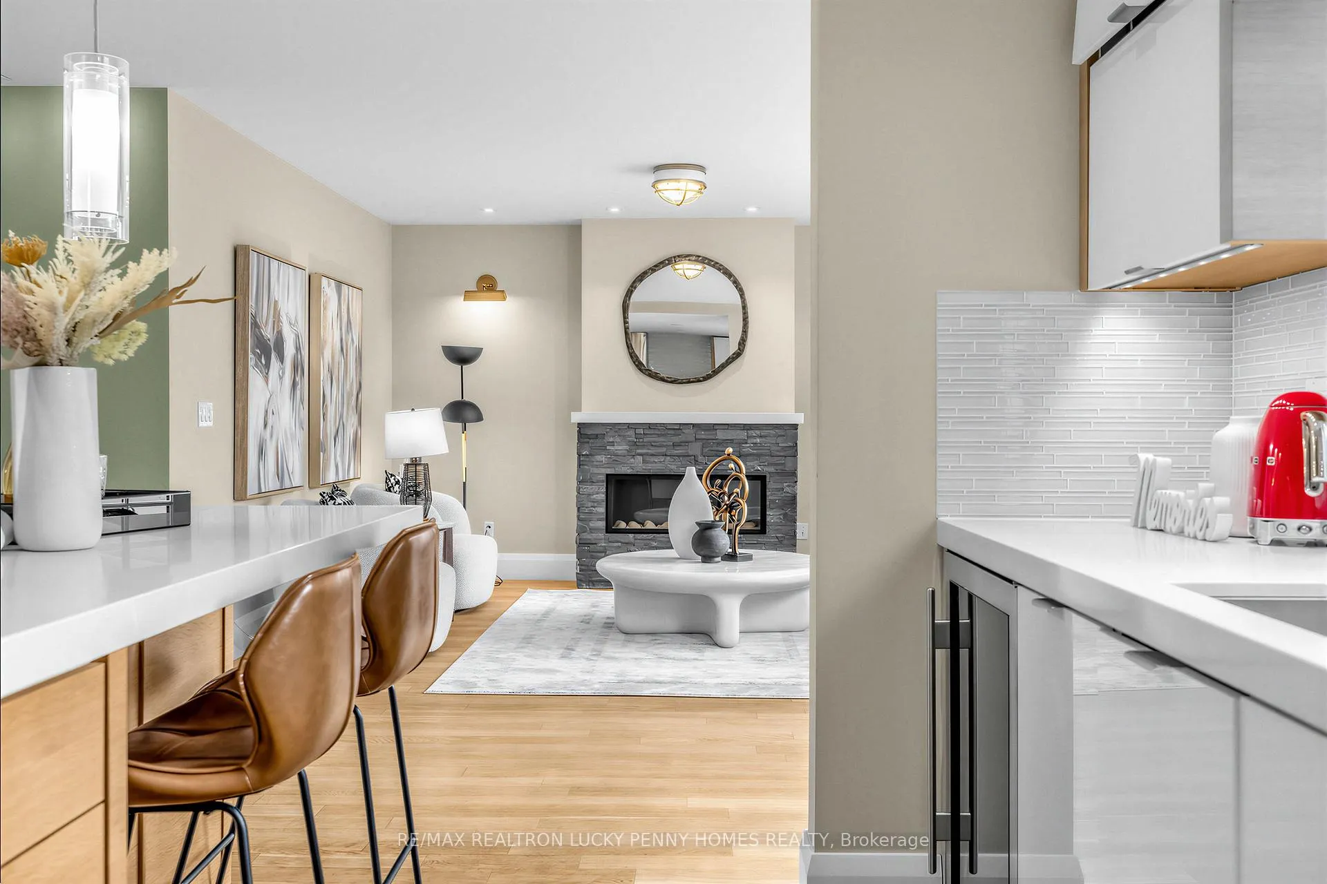 Photo 17 of 25 Cortleigh Boulevard, Toronto, Lawrence Park South — HOMEH