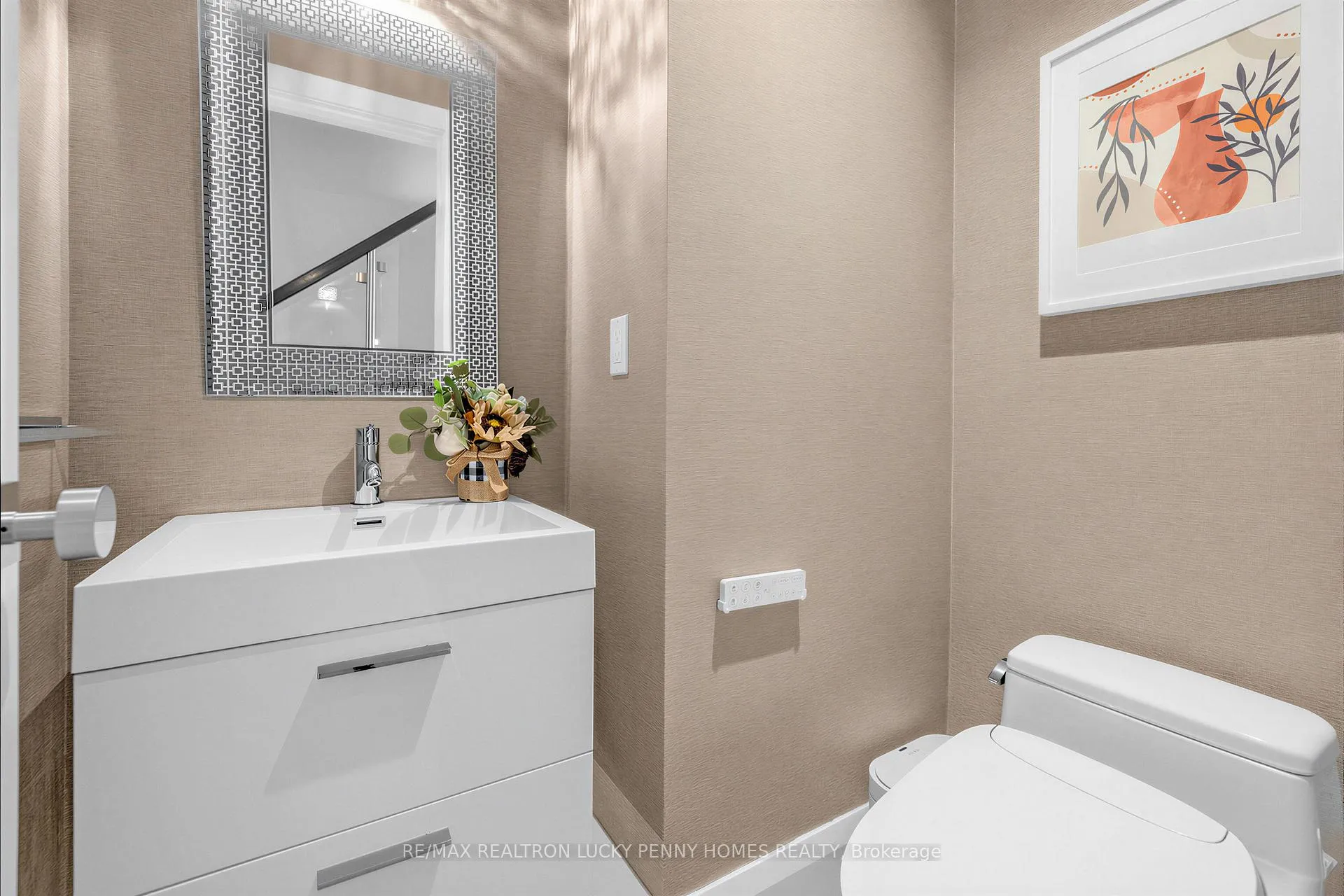 Photo 21 of 25 Cortleigh Boulevard, Toronto, Lawrence Park South — HOMEH