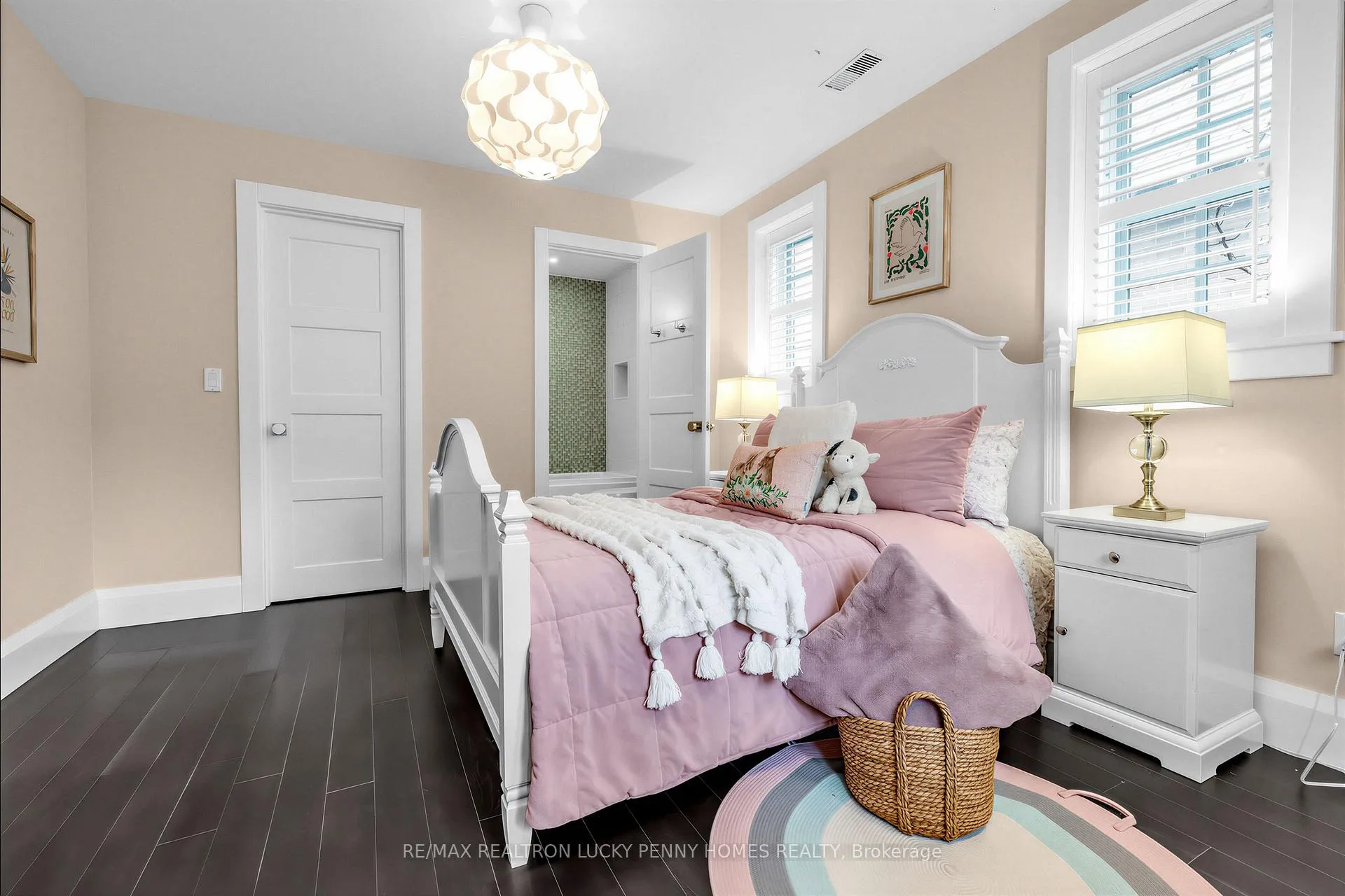 Photo 34 of 25 Cortleigh Boulevard, Toronto, Lawrence Park South — HOMEH