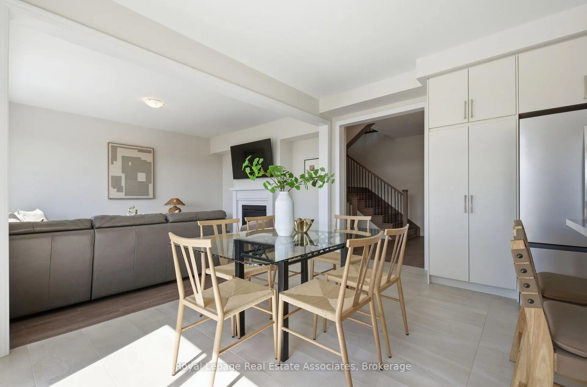Photo 10 of 103 Northrop Avenue, Clarington, Newcastle — HOMEH
