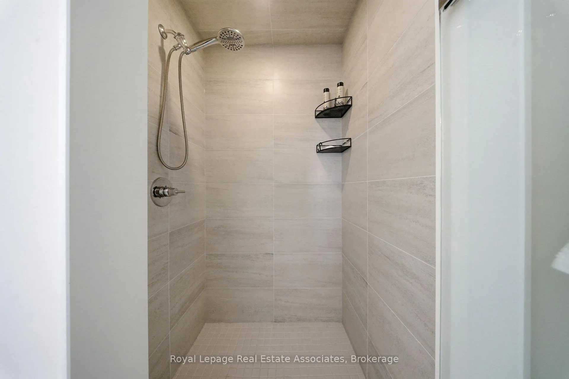 Photo 21 of 103 Northrop Avenue, Clarington, Newcastle — HOMEH