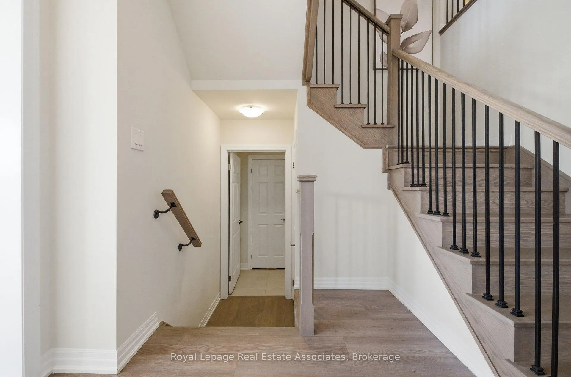 Photo 35 of 103 Northrop Avenue, Clarington, Newcastle — HOMEH