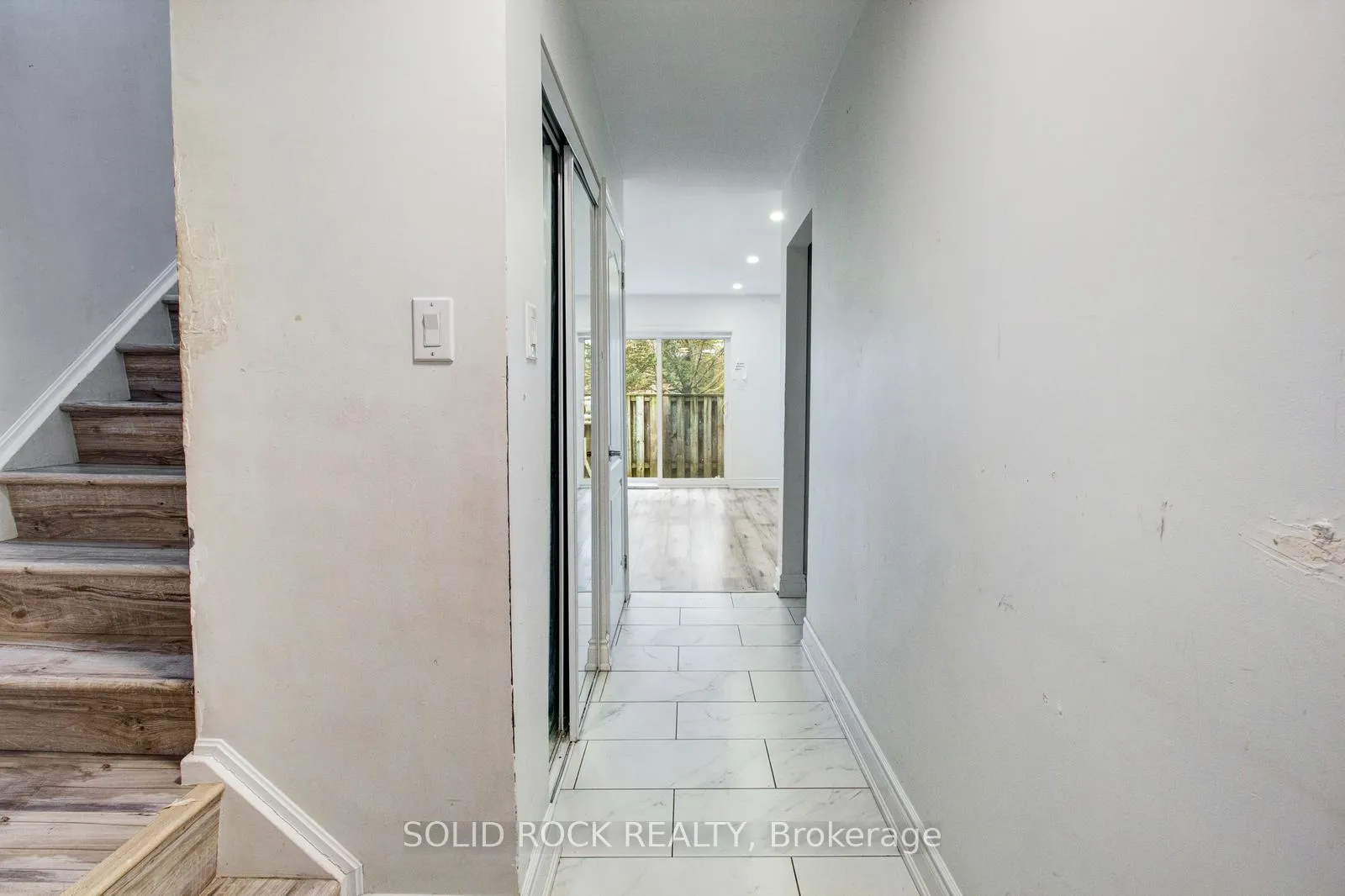 Photo 4 of Unit 143, 100 Quigley Road, Hamilton, Vincent — HOMEH