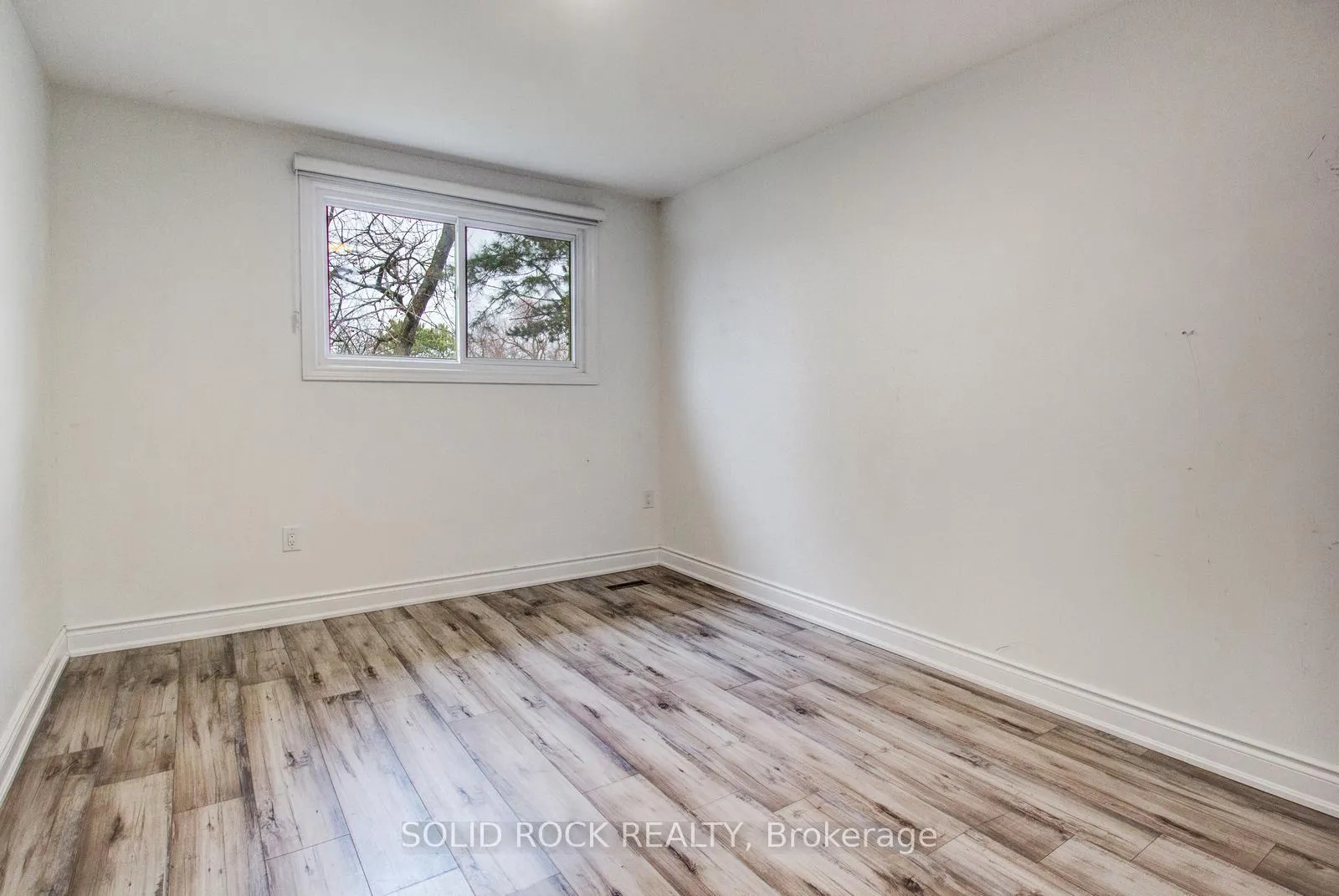 Photo 19 of Unit 143, 100 Quigley Road, Hamilton, Vincent — HOMEH