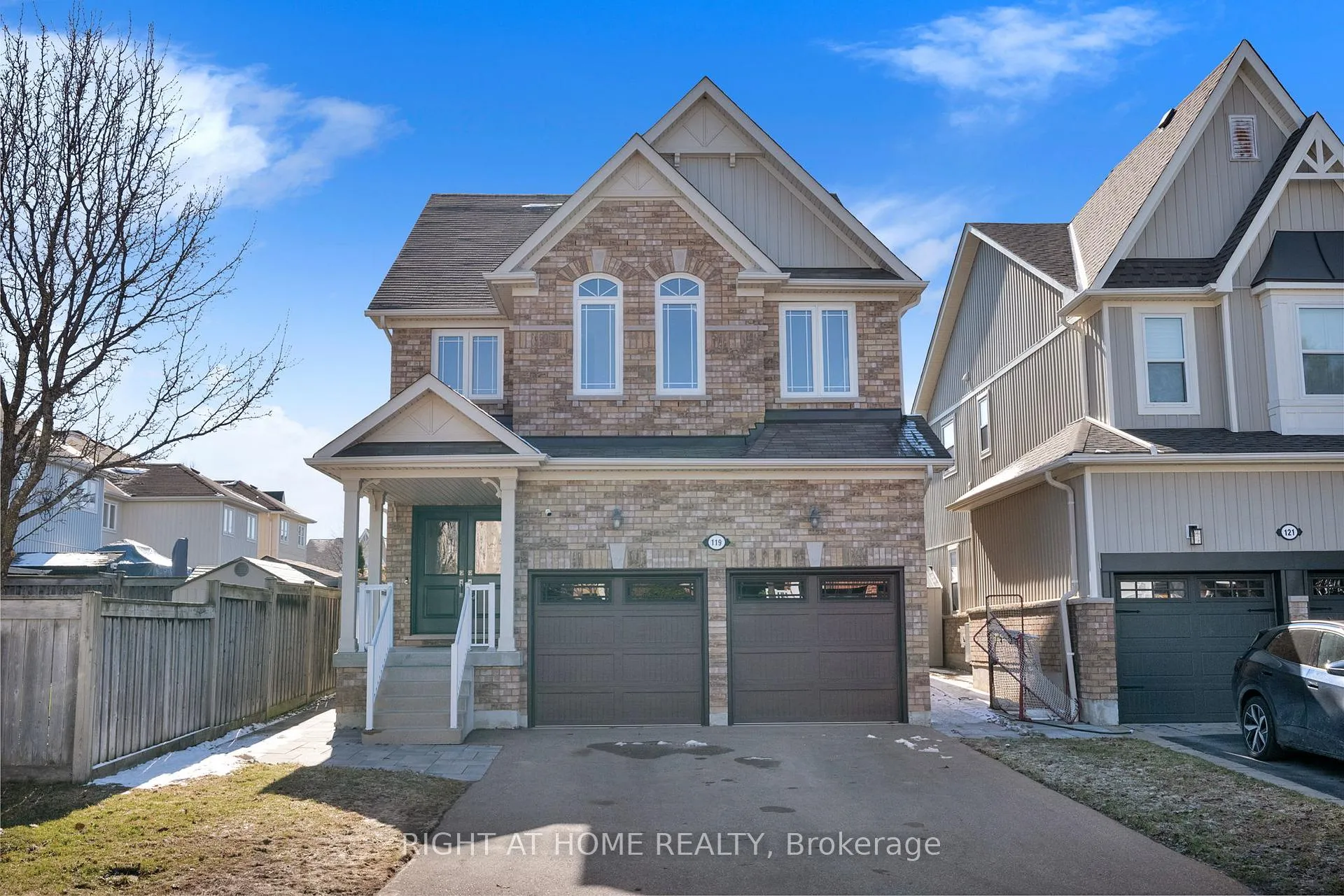 Photo 2 of 119 Mildenhall Place, Whitby, Brooklin — HOMEH