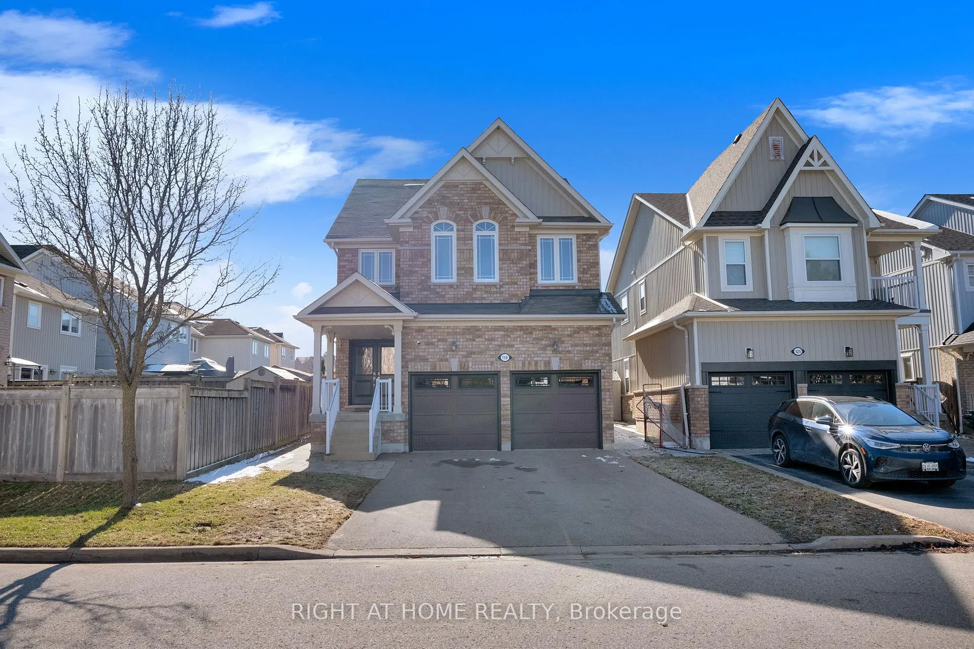 Photo 3 of 119 Mildenhall Place, Whitby, Brooklin — HOMEH