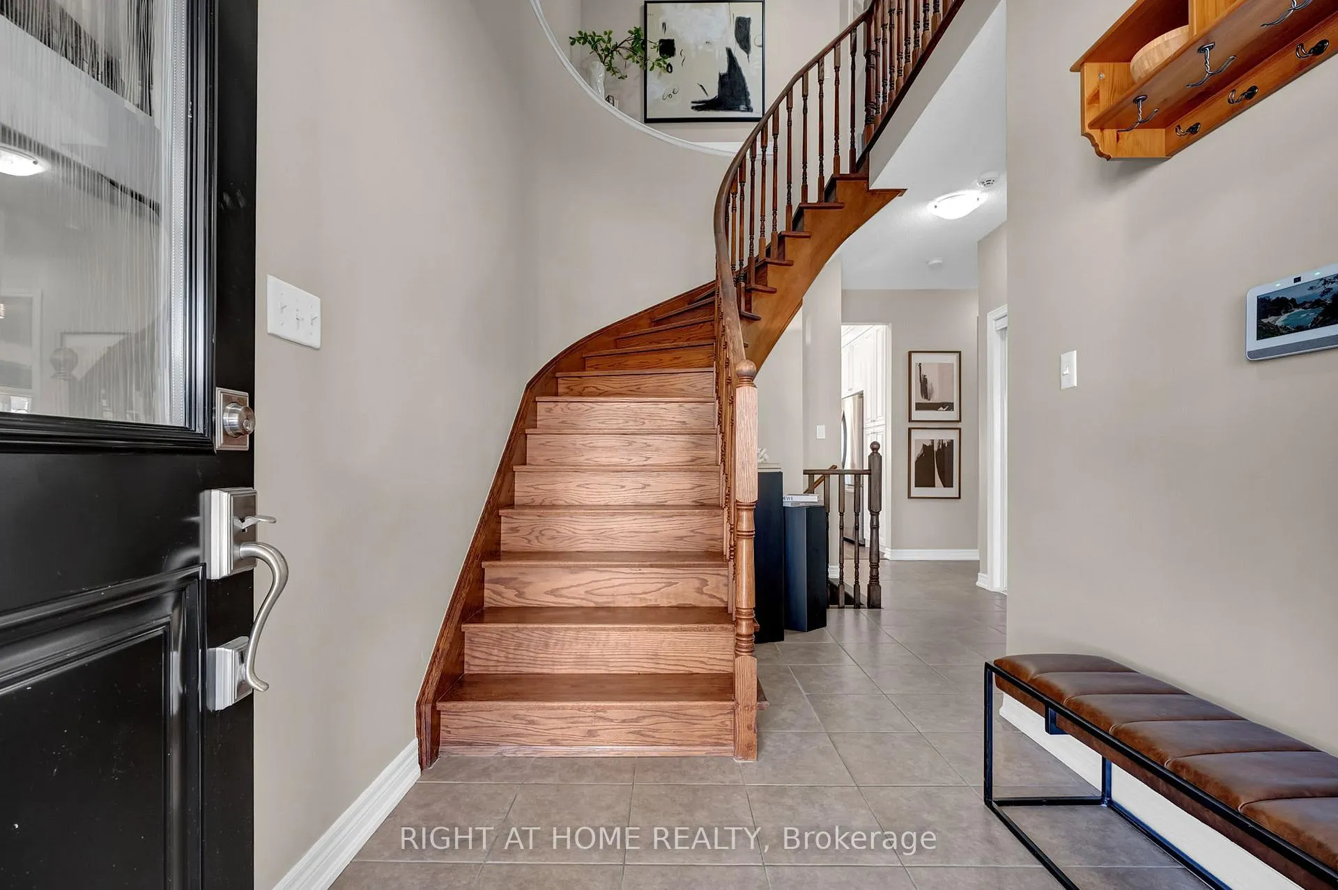 Photo 5 of 119 Mildenhall Place, Whitby, Brooklin — HOMEH
