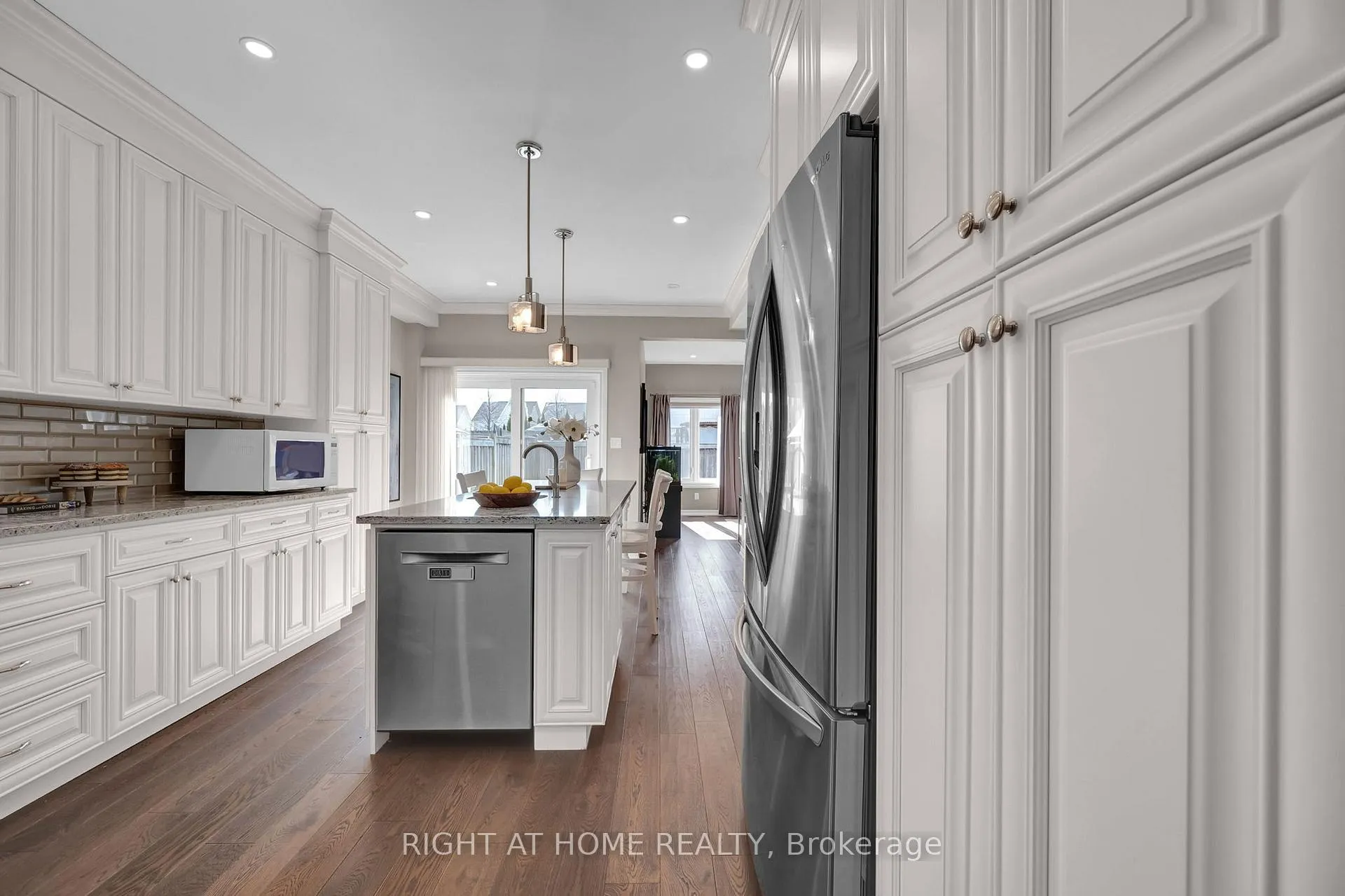 Photo 6 of 119 Mildenhall Place, Whitby, Brooklin — HOMEH