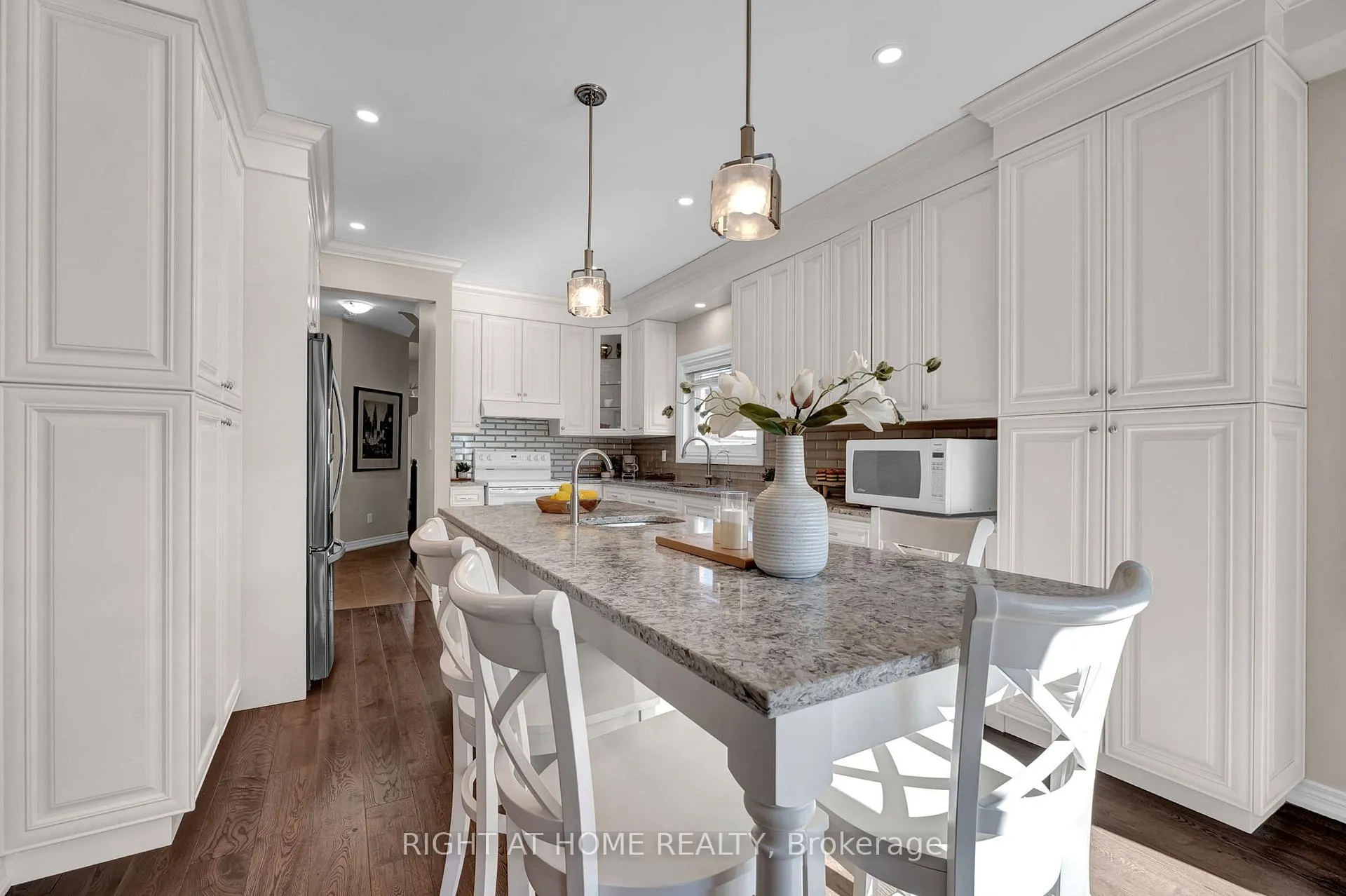 Photo 11 of 119 Mildenhall Place, Whitby, Brooklin — HOMEH