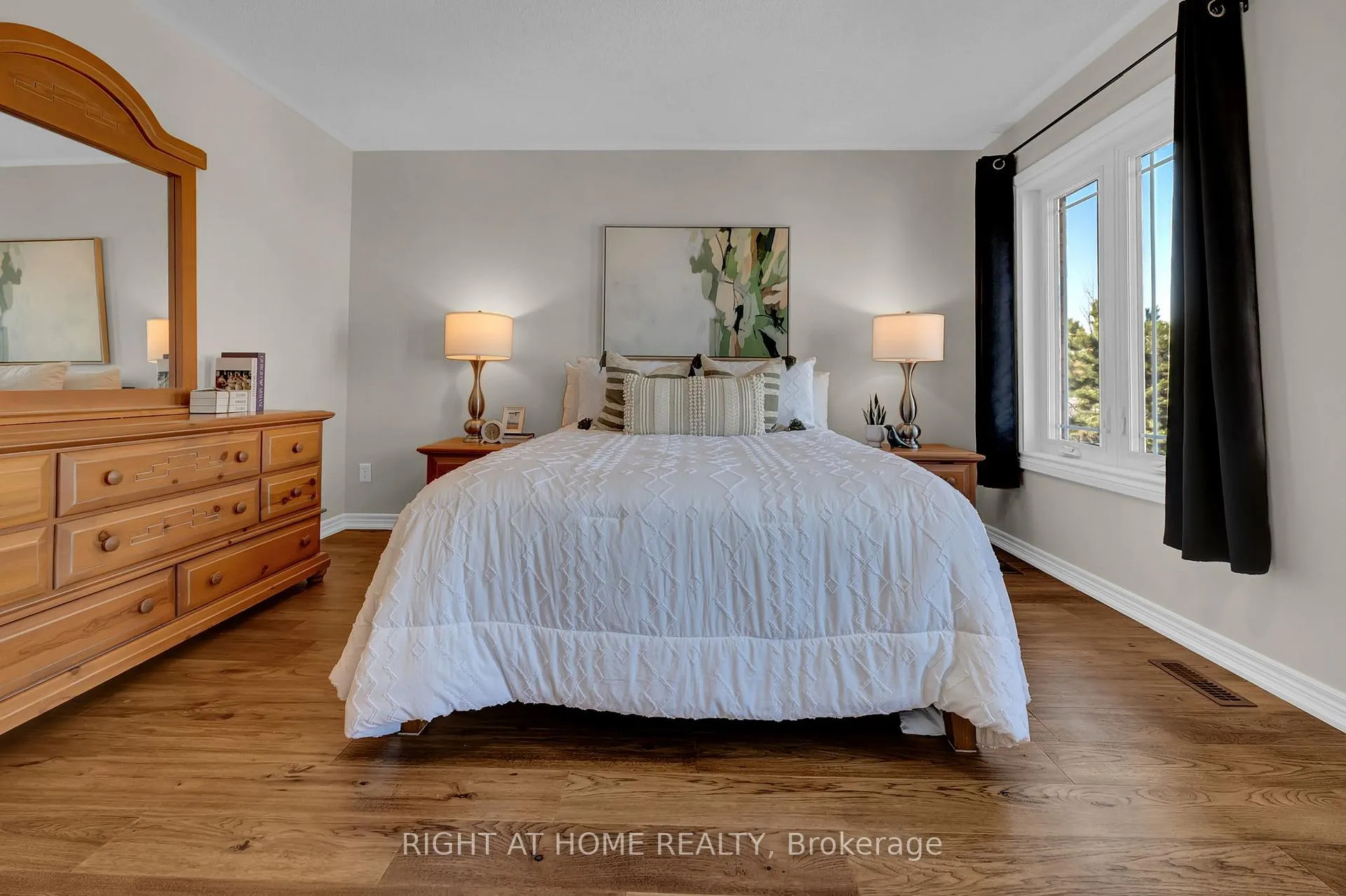Photo 32 of 119 Mildenhall Place, Whitby, Brooklin — HOMEH