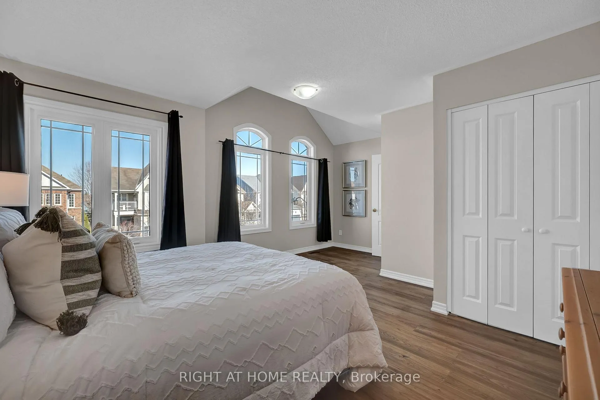 Photo 33 of 119 Mildenhall Place, Whitby, Brooklin — HOMEH