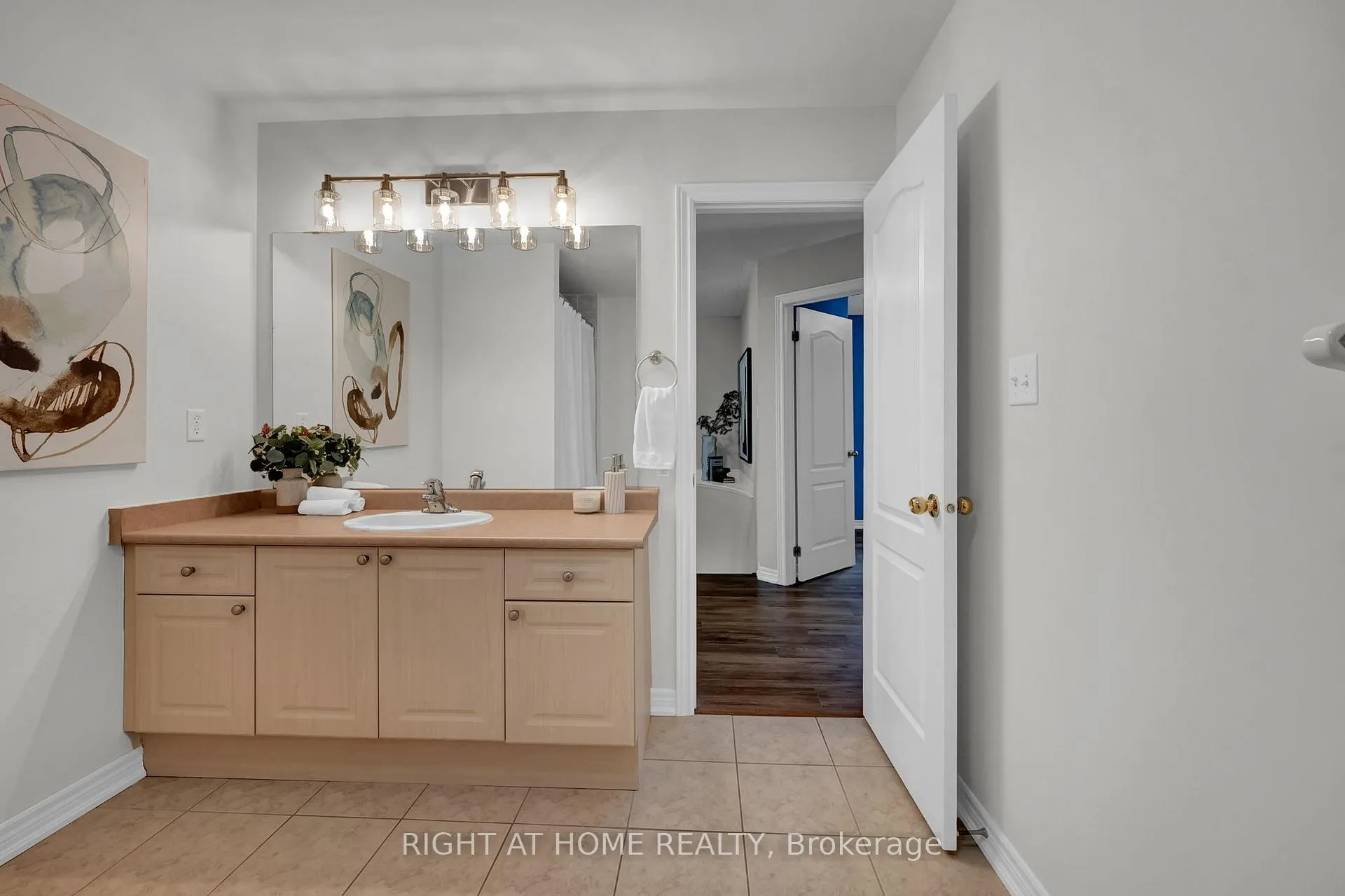 Photo 38 of 119 Mildenhall Place, Whitby, Brooklin — HOMEH