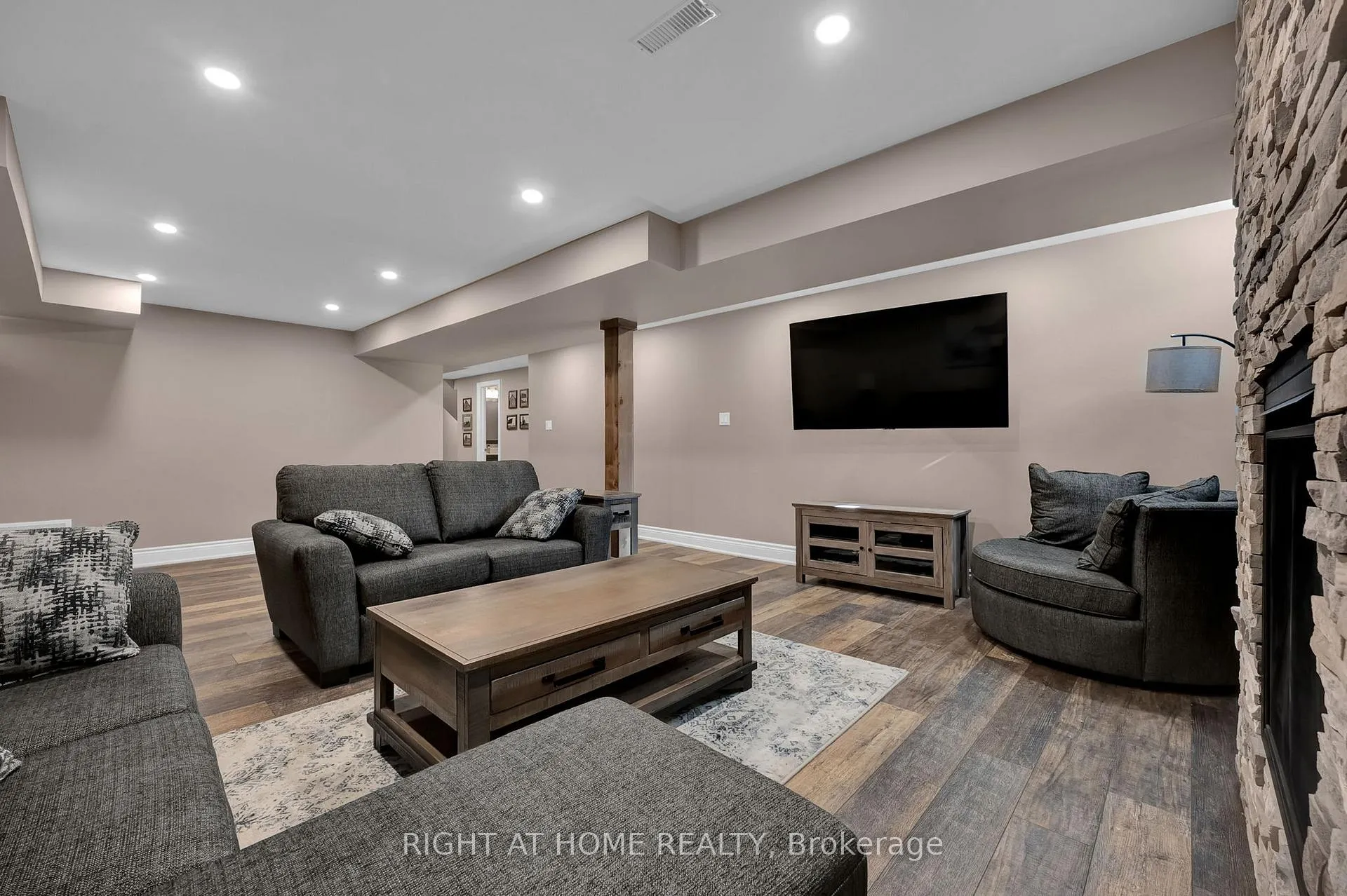 Photo 41 of 119 Mildenhall Place, Whitby, Brooklin — HOMEH