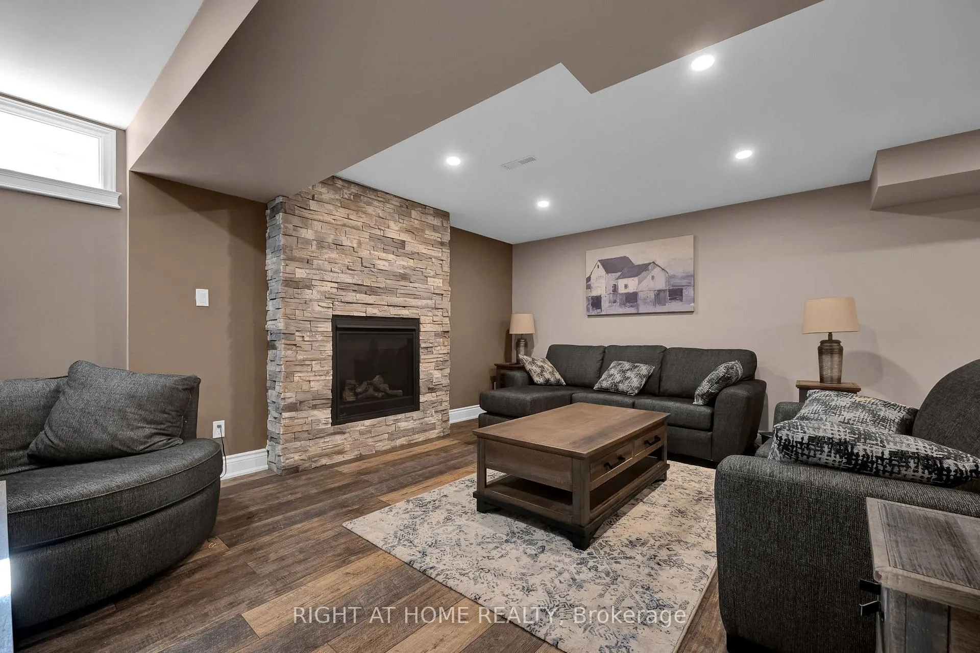 Photo 44 of 119 Mildenhall Place, Whitby, Brooklin — HOMEH
