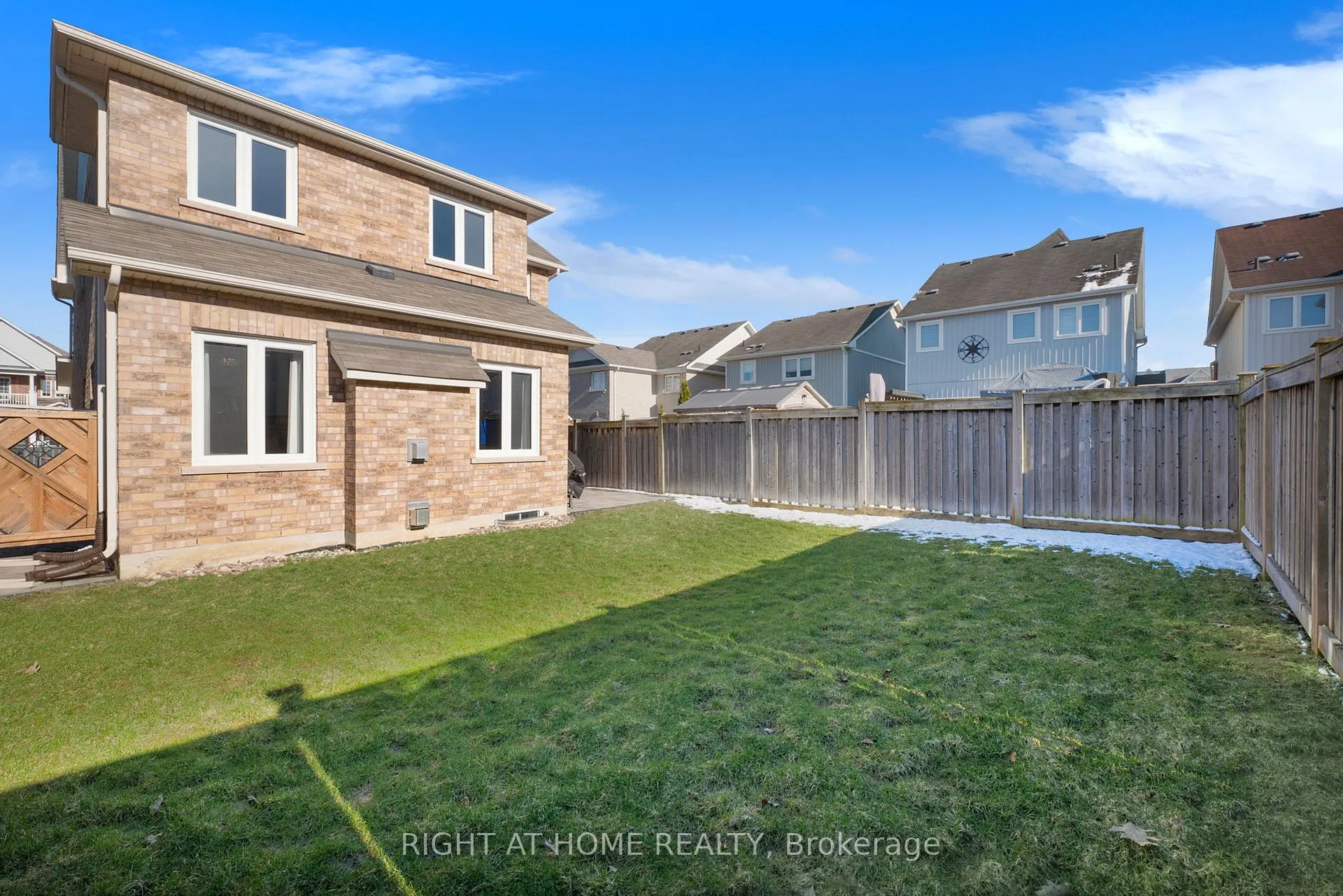 Photo 47 of 119 Mildenhall Place, Whitby, Brooklin — HOMEH