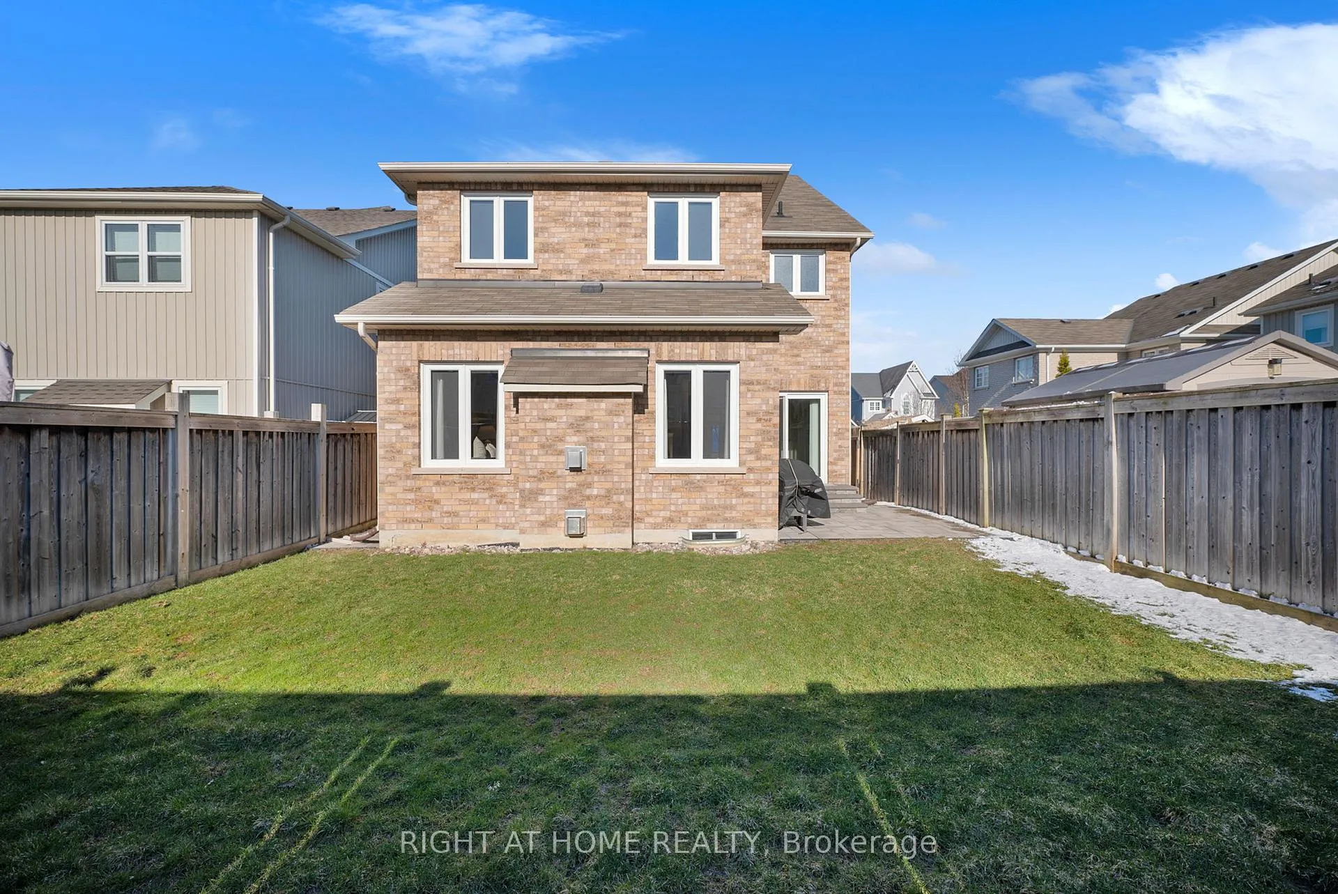 Photo 48 of 119 Mildenhall Place, Whitby, Brooklin — HOMEH