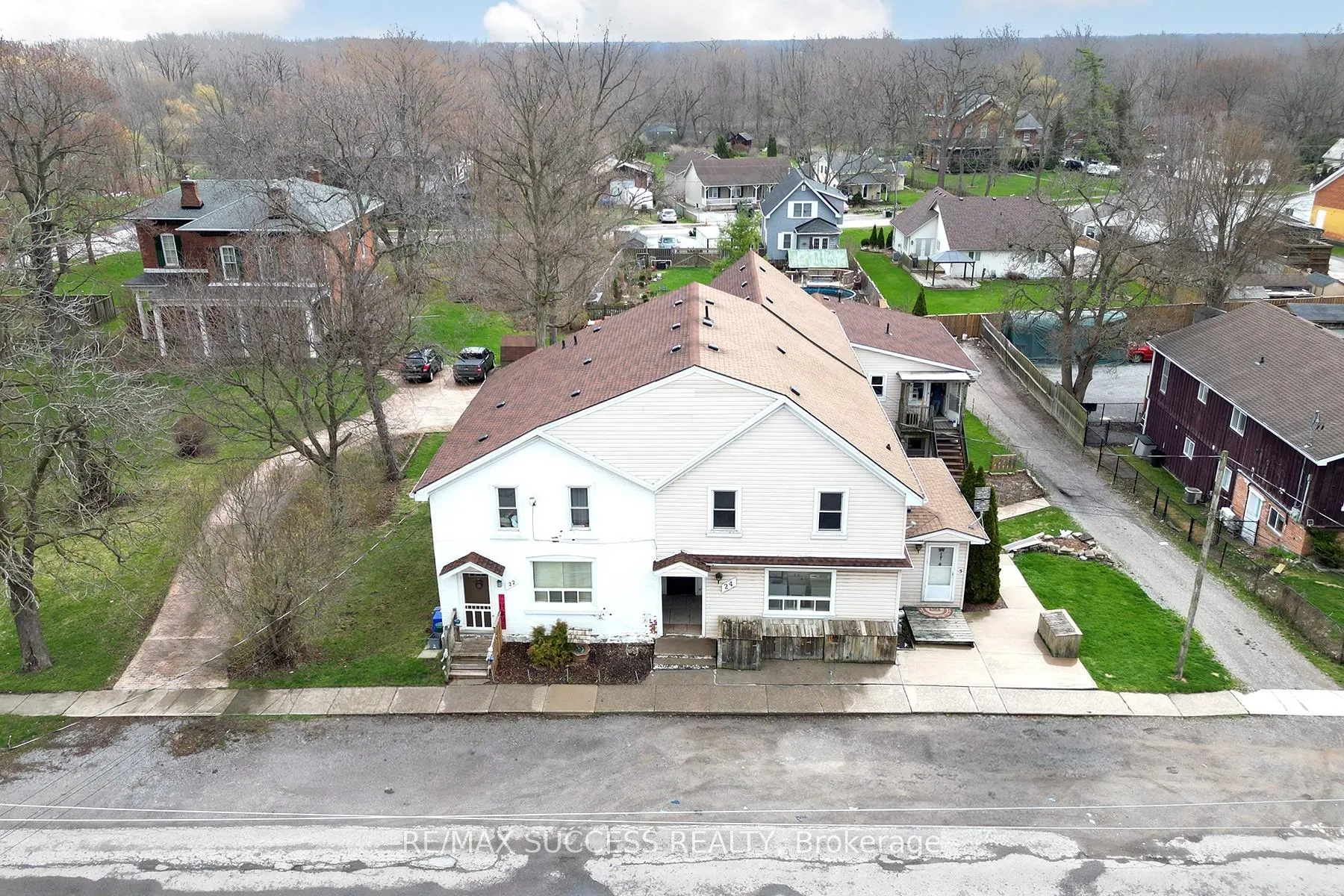 Photo 2 of 22 & 24 River Street, Thorold, Port Robinson — HOMEH