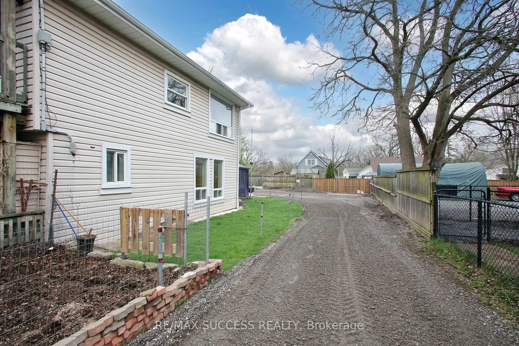 Photo 34 of 22 & 24 River Street, Thorold, Port Robinson — HOMEH