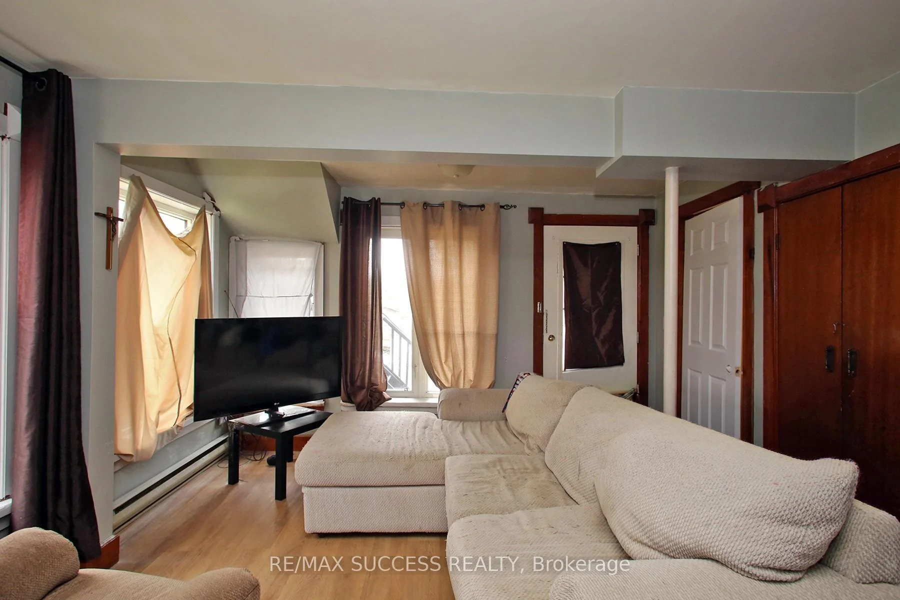 Photo 47 of 22 & 24 River Street, Thorold, Port Robinson — HOMEH