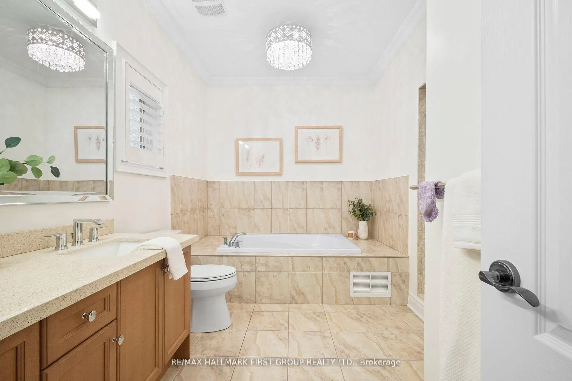 Photo 27 of 544 George Reynolds Drive, Clarington, Courtice — HOMEH