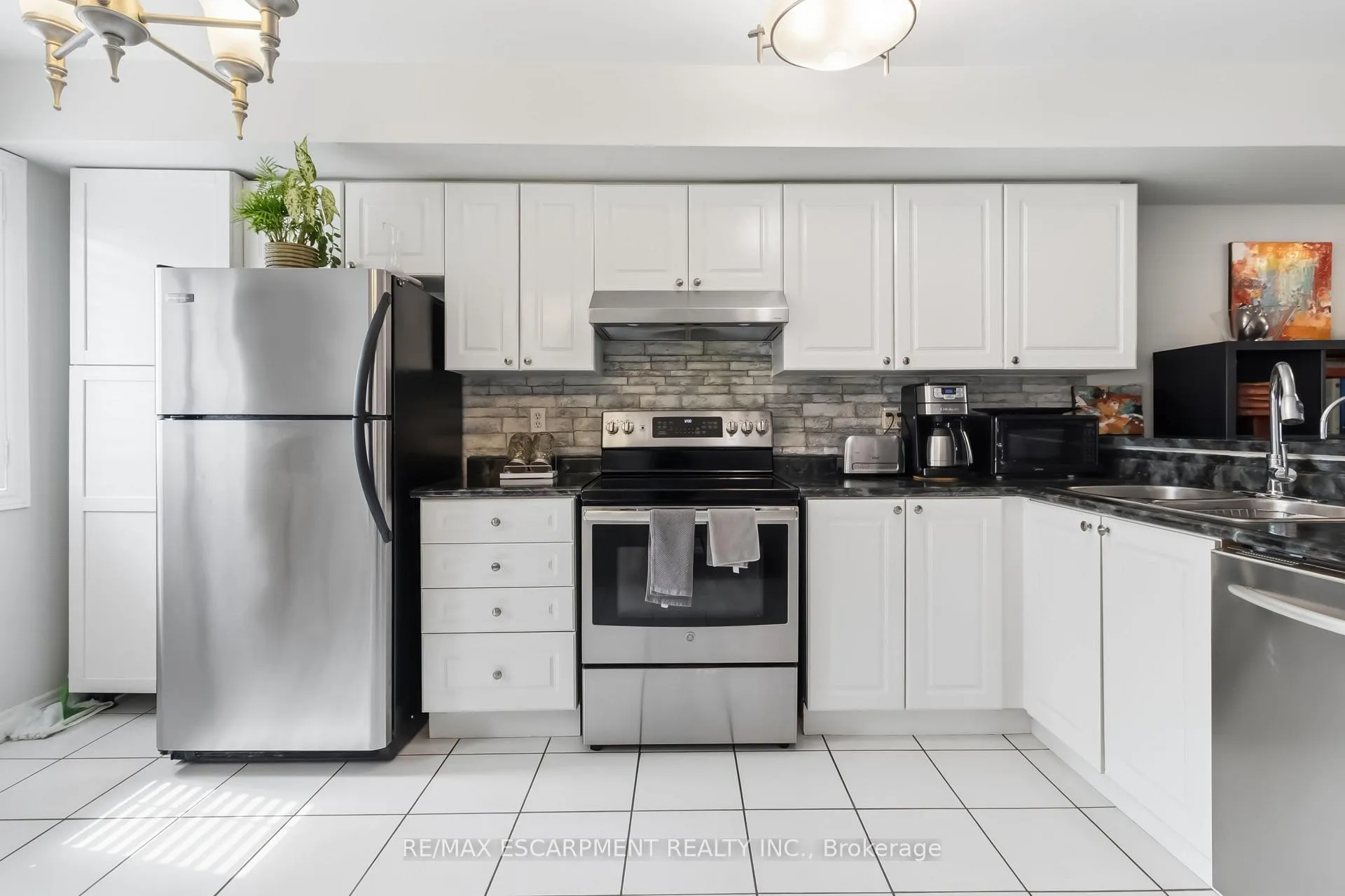 Photo 6 of Unit 30, 1751 Lampman Avenue, Burlington, Uptown — HOMEH