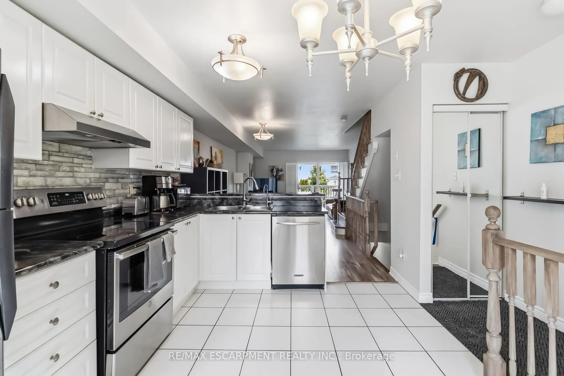 Photo 8 of Unit 30, 1751 Lampman Avenue, Burlington, Uptown — HOMEH