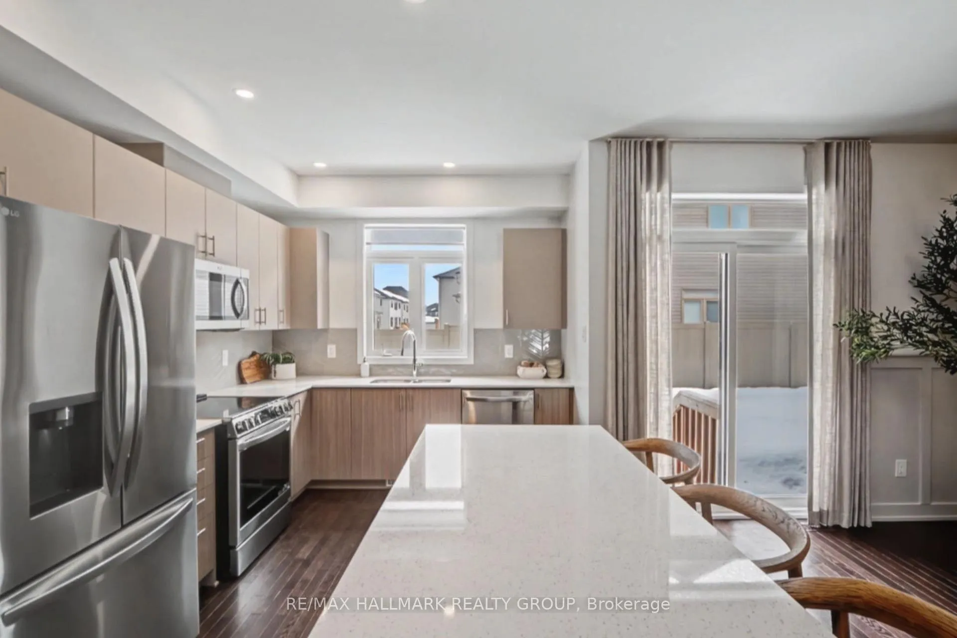 Photo 6 of 1126 Spoor Street, Ottawa, Kanata - Rural Kanata (Central) — HOMEH