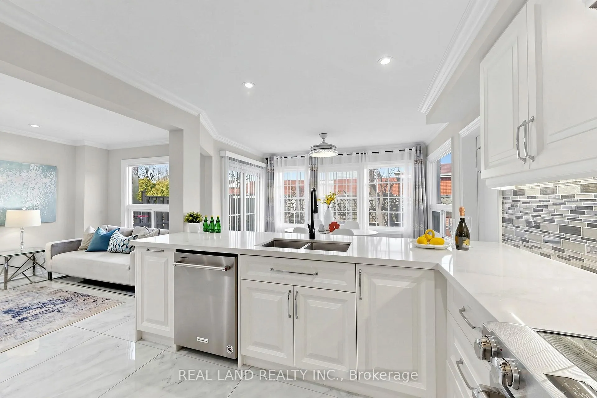 Photo 7 of 36 Boxdene Avenue, Scarborough, Milliken — HOMEH