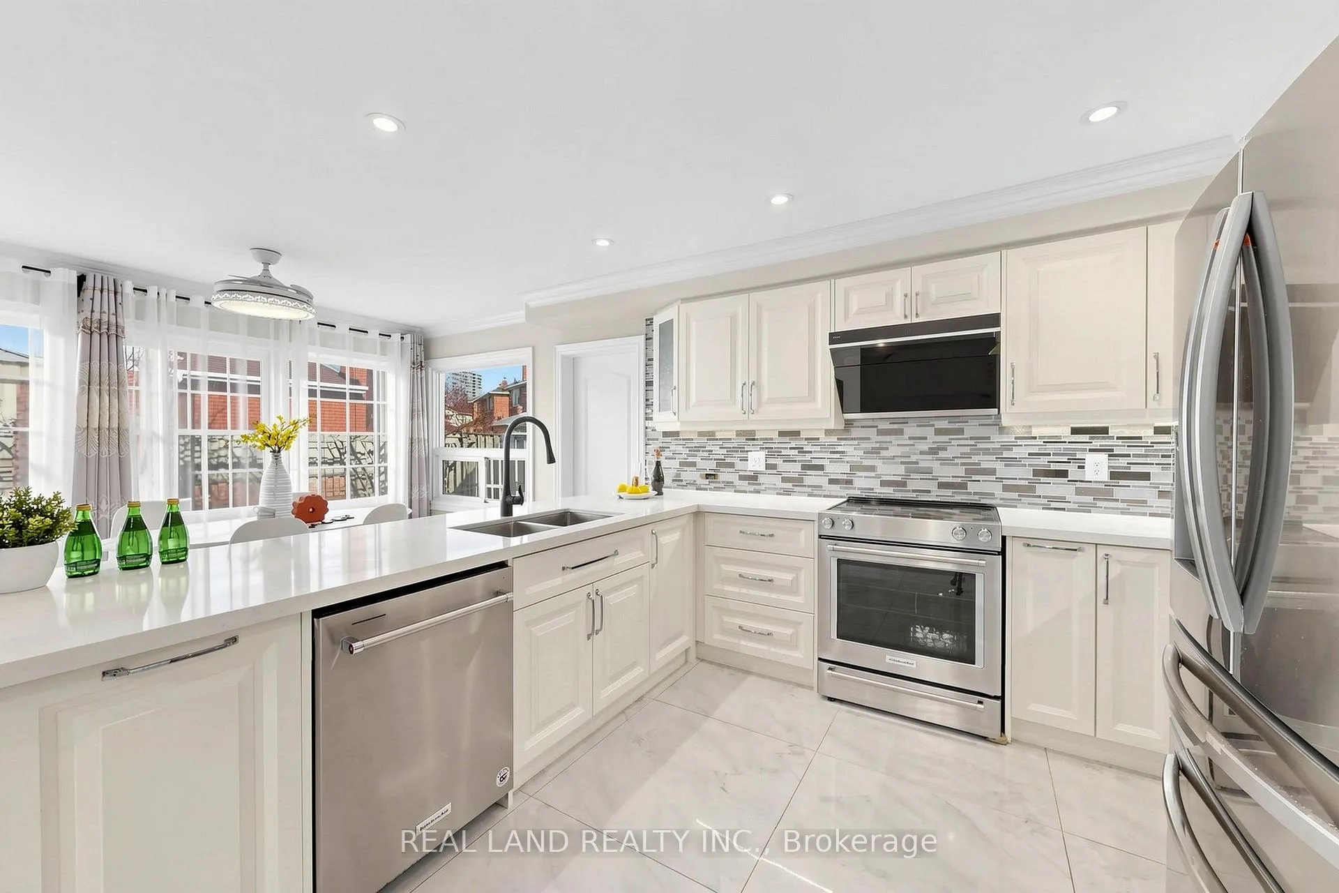 Photo 9 of 36 Boxdene Avenue, Scarborough, Milliken — HOMEH