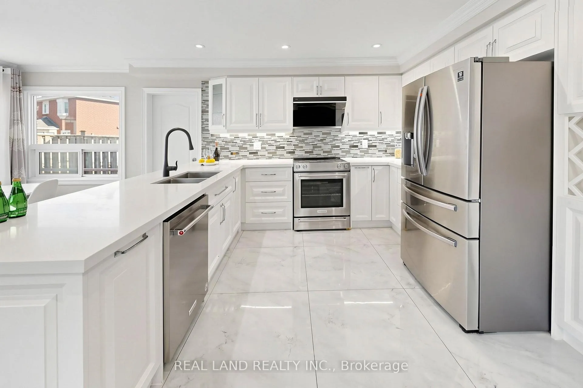Photo 15 of 36 Boxdene Avenue, Scarborough, Milliken — HOMEH