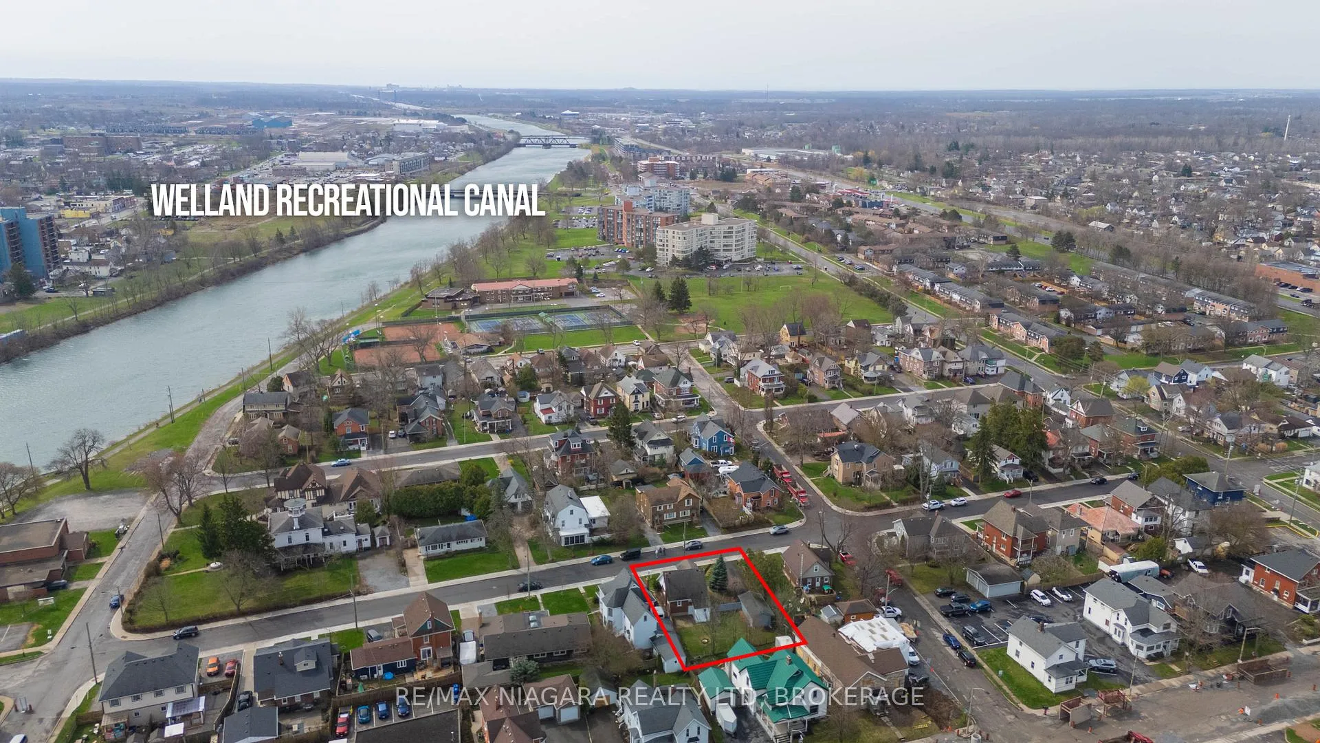 Photo 4 of 70 Bald Street, Welland, Broadway — HOMEH