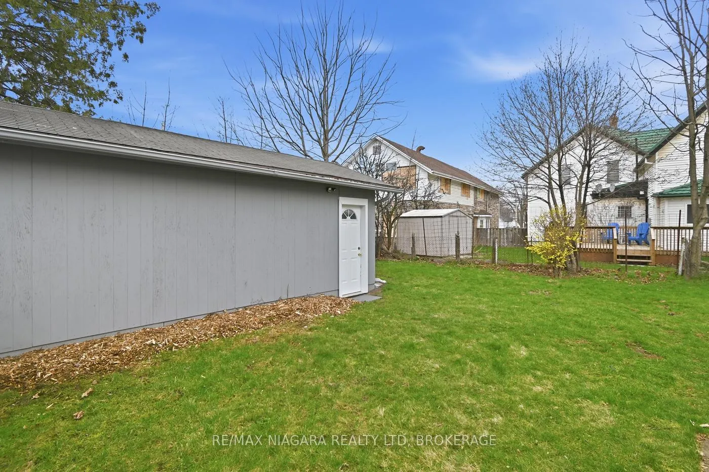 Photo 42 of 70 Bald Street, Welland, Broadway — HOMEH