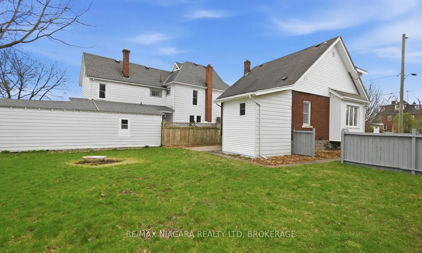 Photo 45 of 70 Bald Street, Welland, Broadway — HOMEH