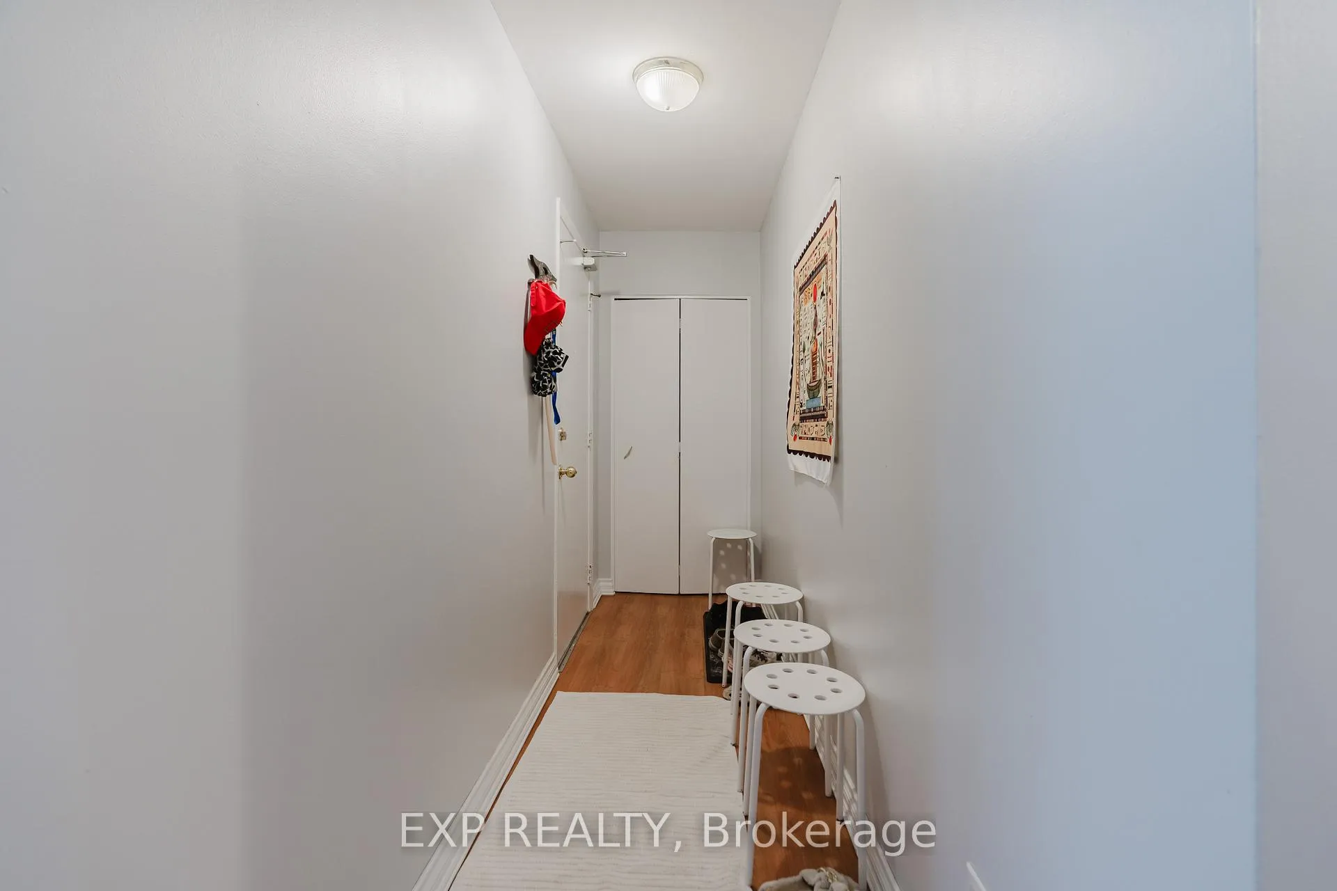 Photo 4 of 847 Pinewood Crescent, Ottawa, Queensway Terrace North — HOMEH