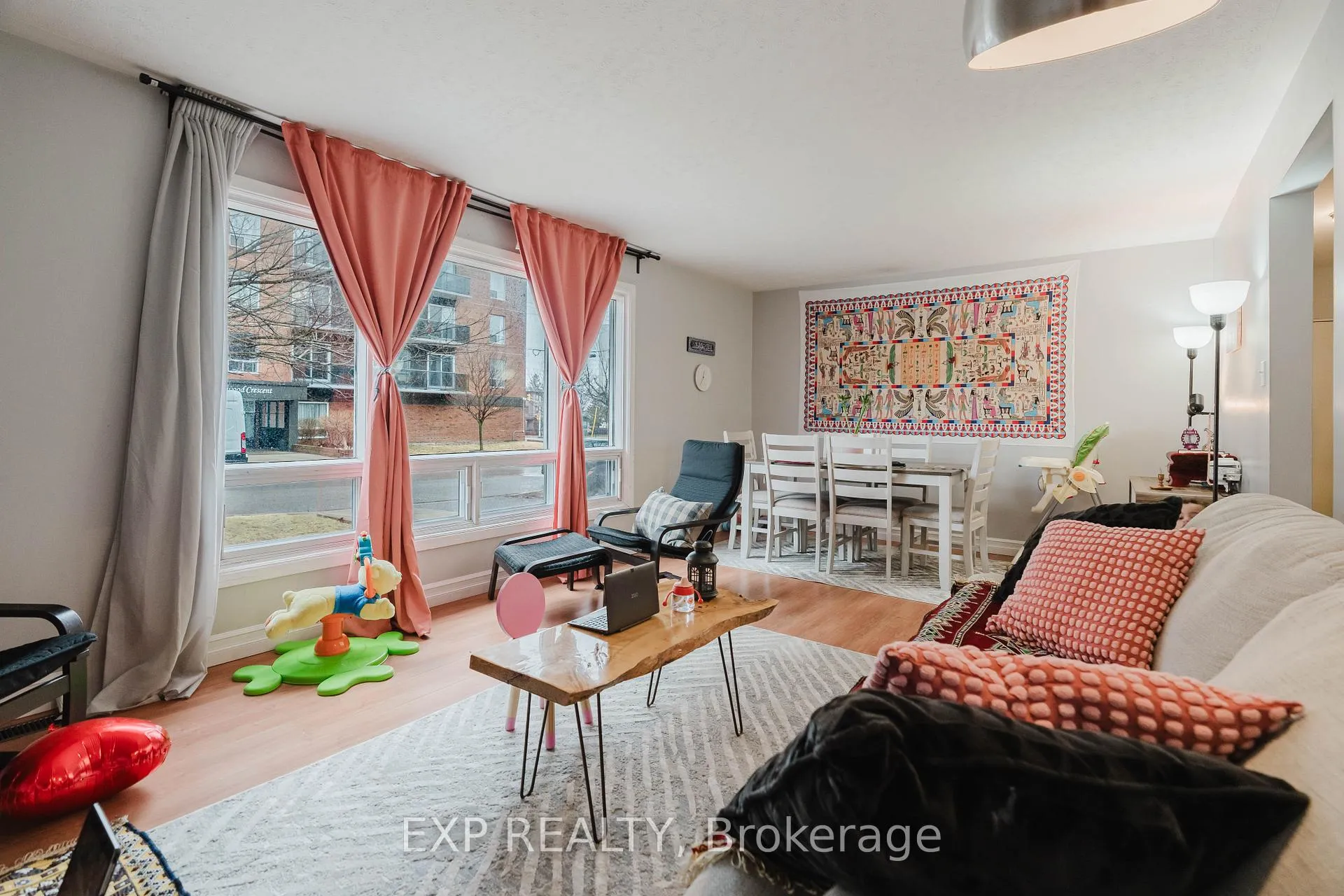 Photo 5 of 847 Pinewood Crescent, Ottawa, Queensway Terrace North — HOMEH