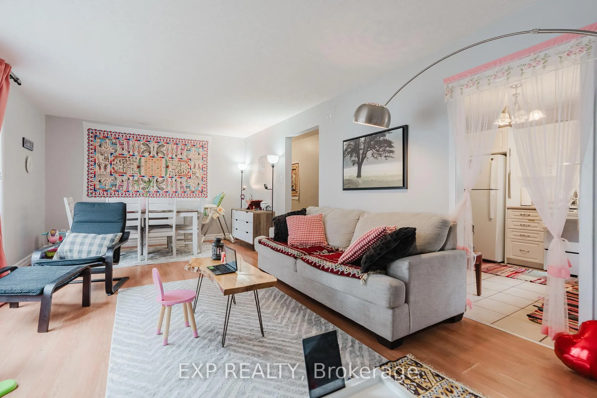 Photo 6 of 847 Pinewood Crescent, Ottawa, Queensway Terrace North — HOMEH