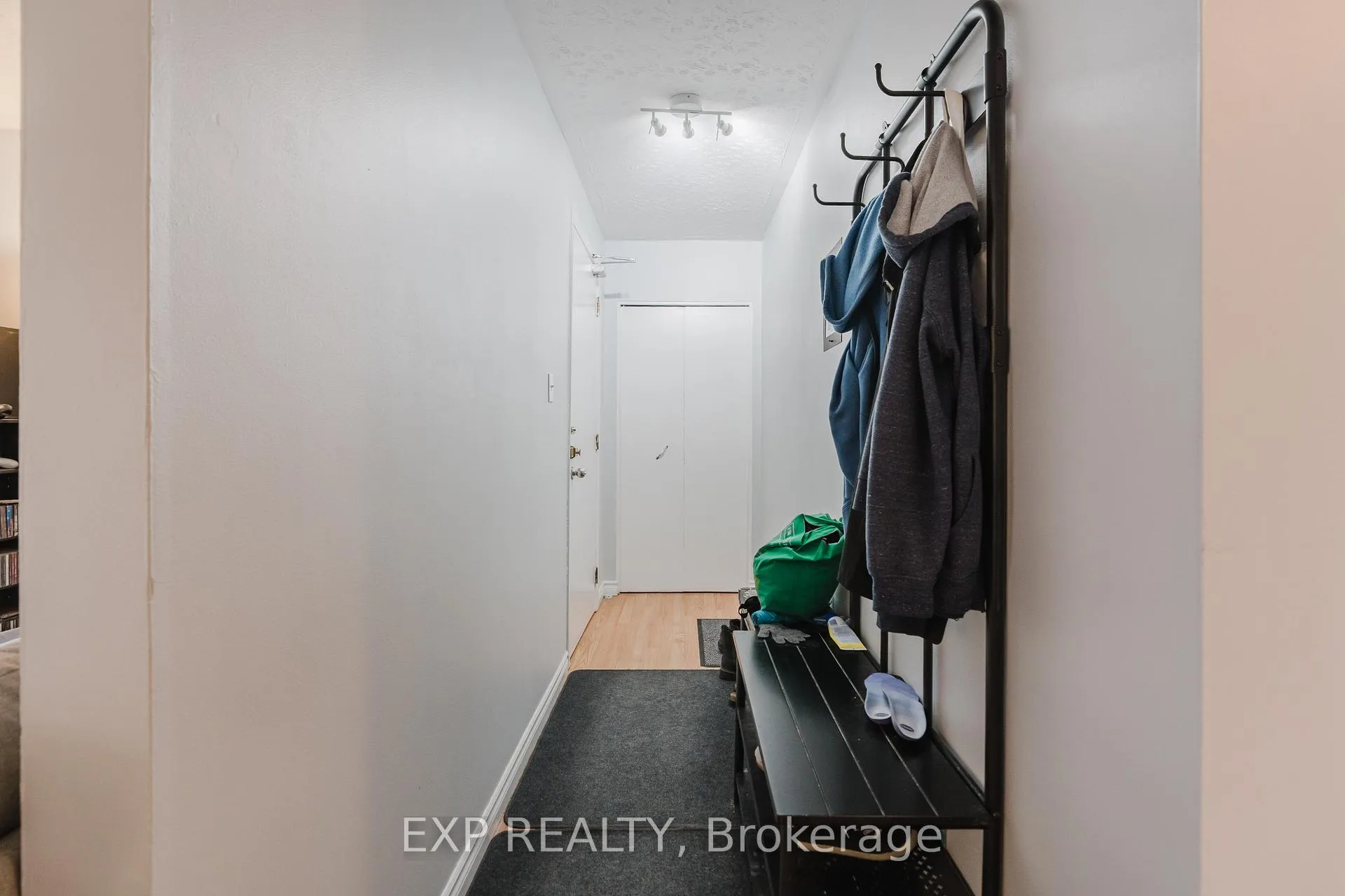 Photo 11 of 847 Pinewood Crescent, Ottawa, Queensway Terrace North — HOMEH