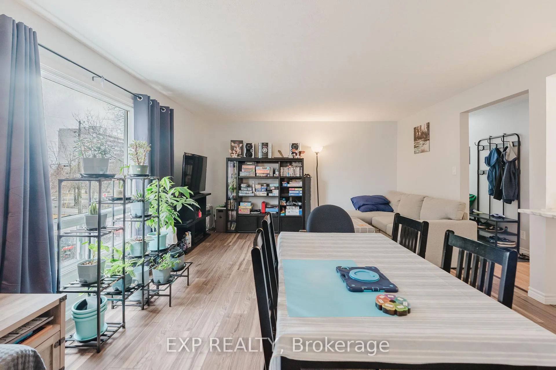 Photo 14 of 847 Pinewood Crescent, Ottawa, Queensway Terrace North — HOMEH