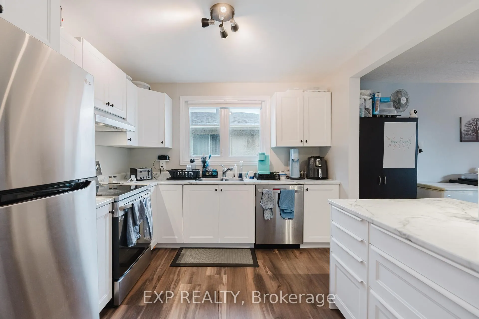 Photo 17 of 847 Pinewood Crescent, Ottawa, Queensway Terrace North — HOMEH